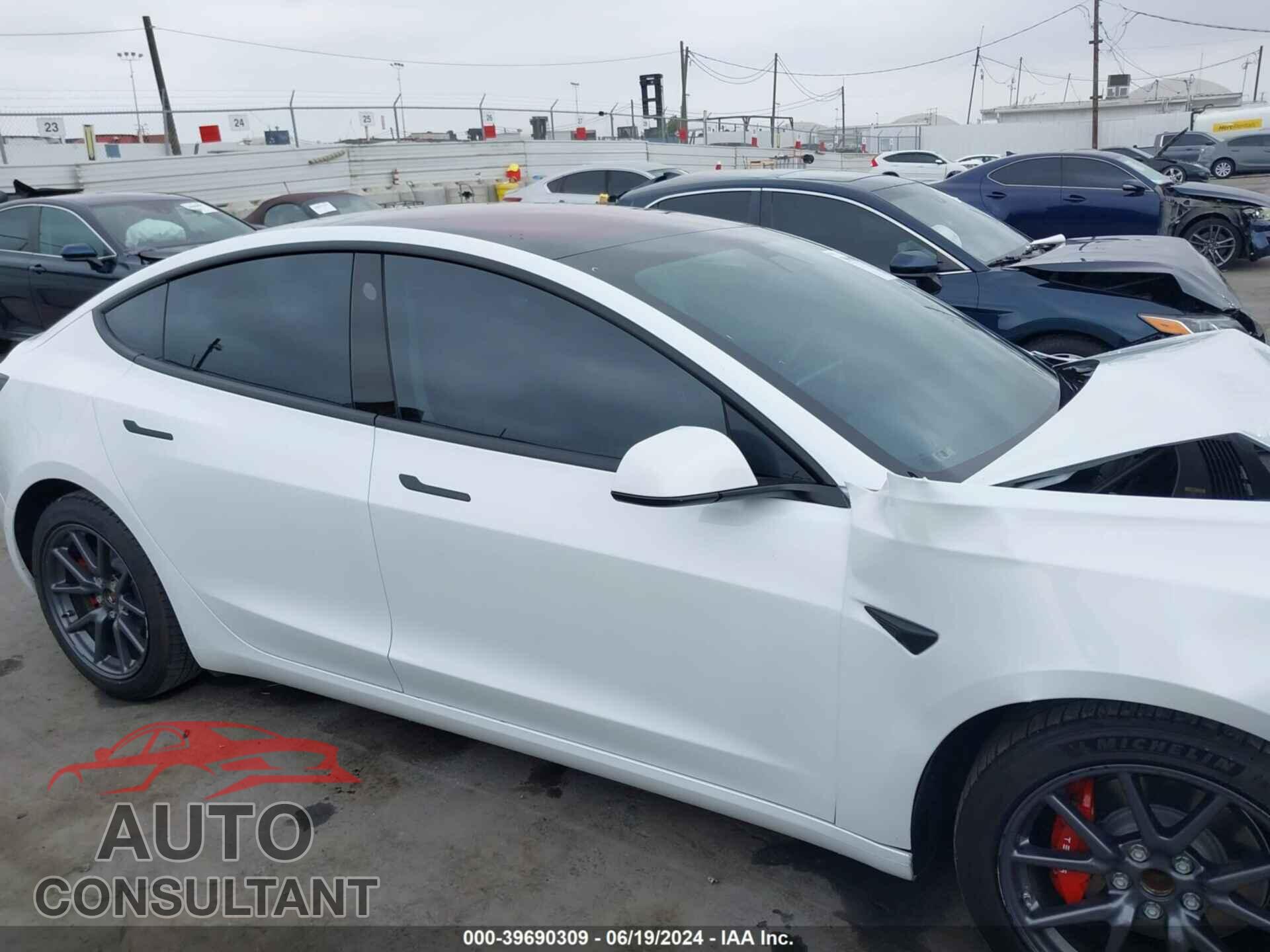 TESLA MODEL 3 2018 - 5YJ3E1EA5JF044343