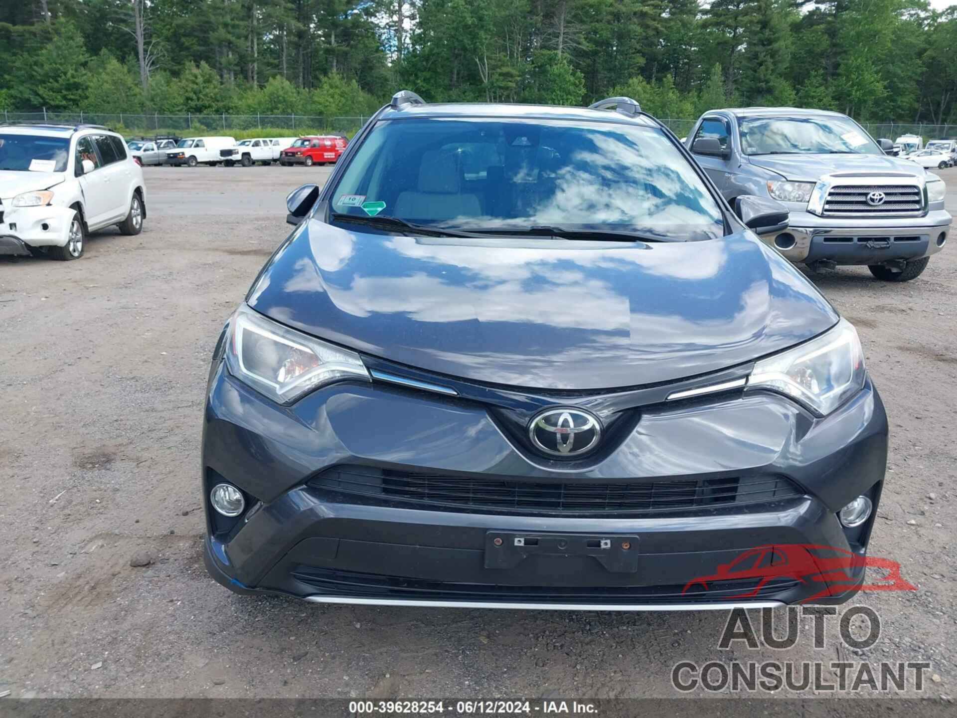 TOYOTA RAV4 2017 - JTMRFREVXHJ146362