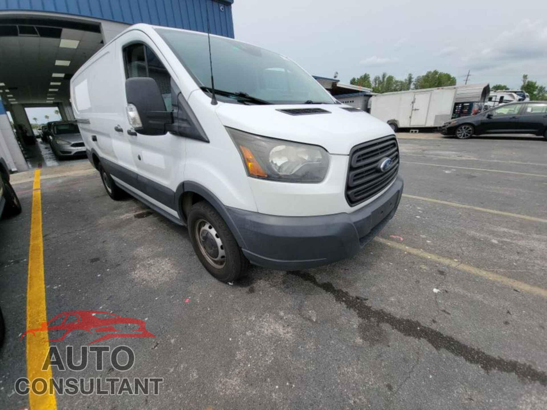 FORD TRANSIT-250 2017 - 1FTYR1YM1HKB32982