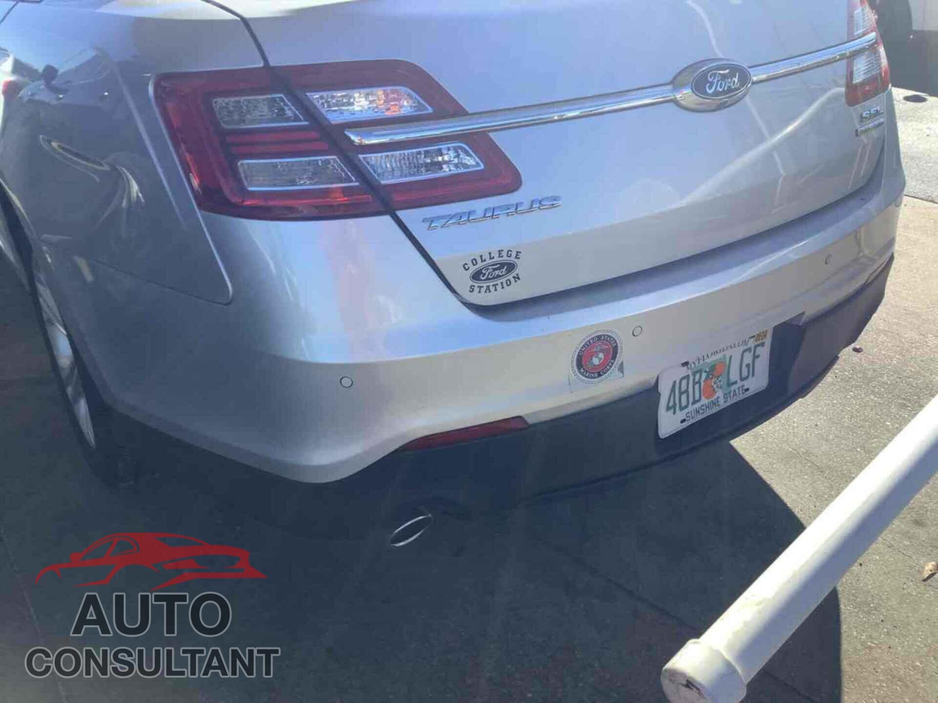 FORD TAURUS 2018 - 1FAHP2E85JG118701