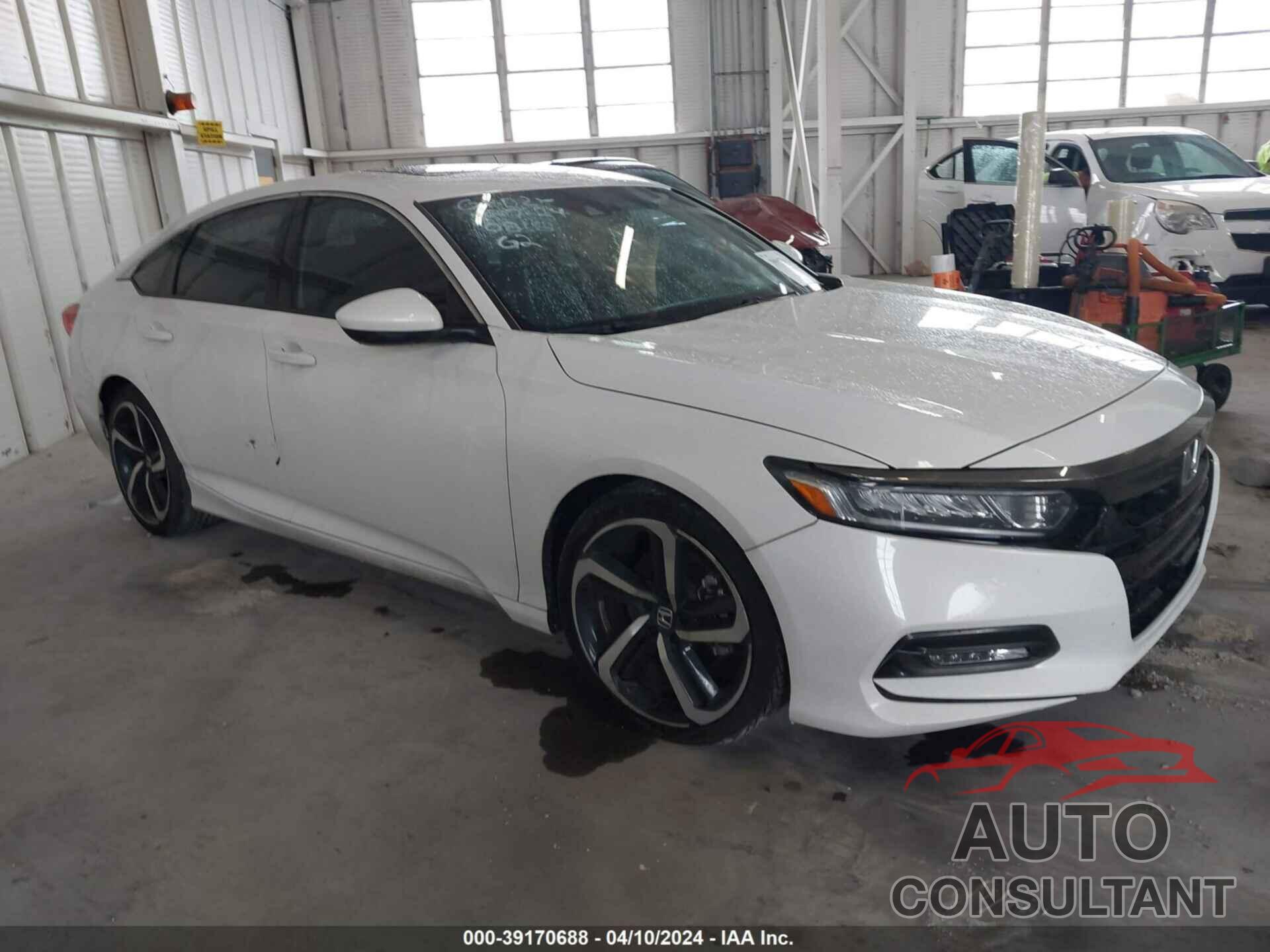HONDA ACCORD 2018 - 1HGCV2F38JA050816