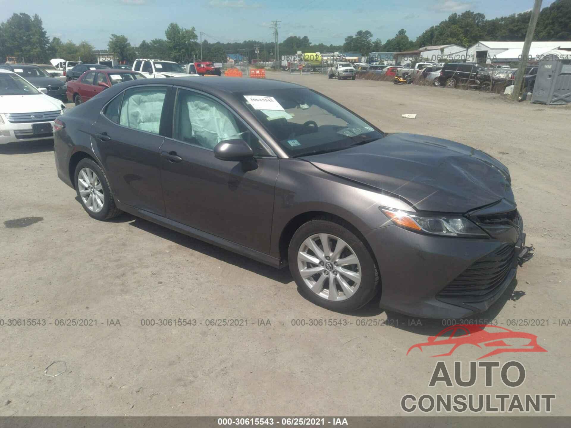 TOYOTA CAMRY 2018 - 4T1B11HK0JU102101