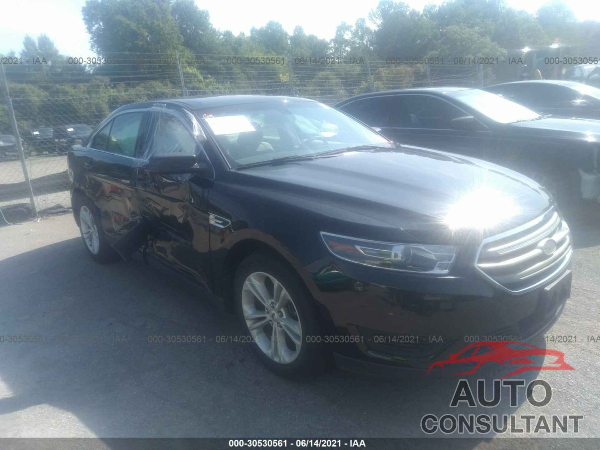 FORD TAURUS 2018 - 1FAHP2D82JG132458