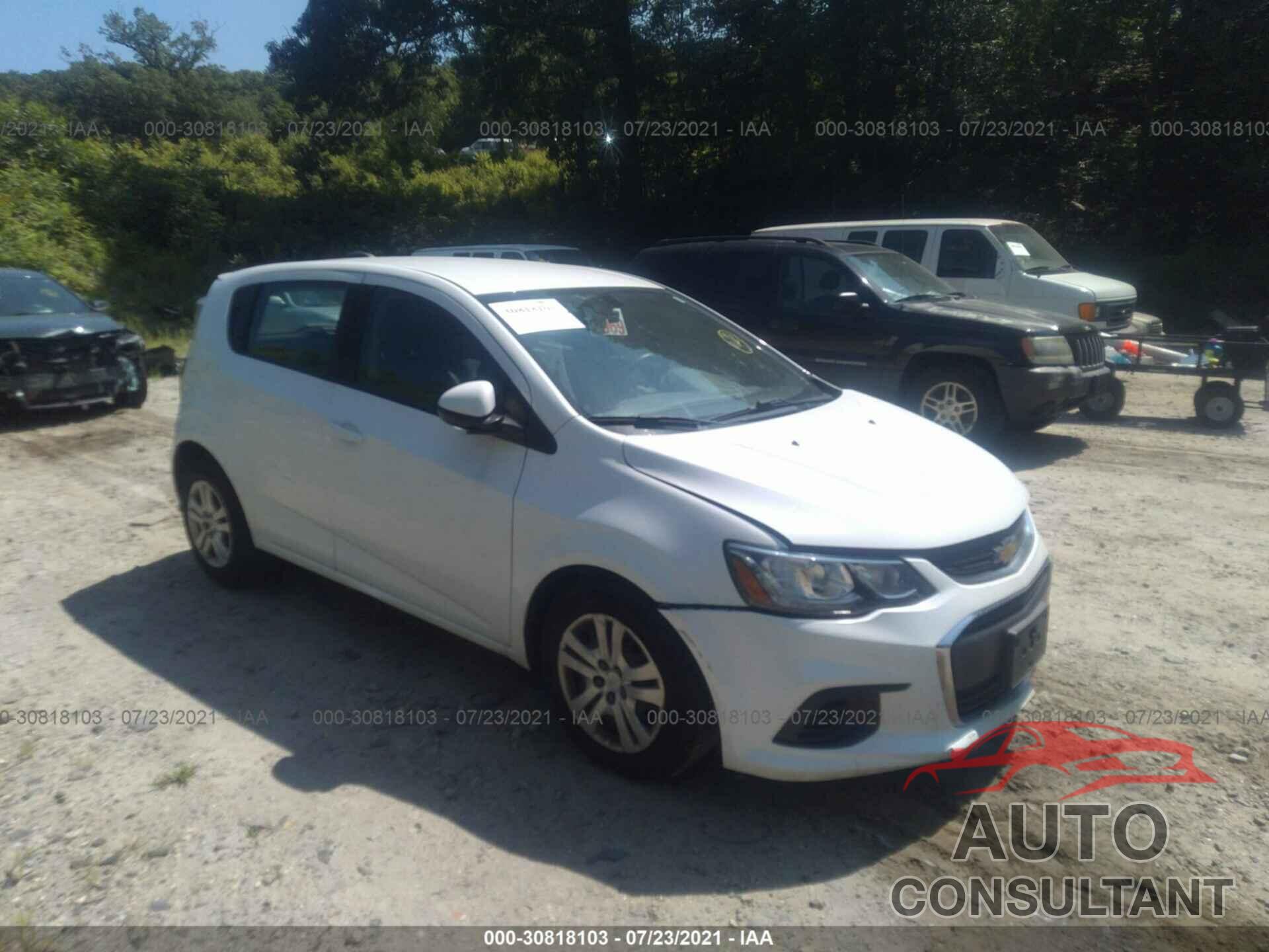 CHEVROLET SONIC 2017 - 1G1JG6SG8H4166311