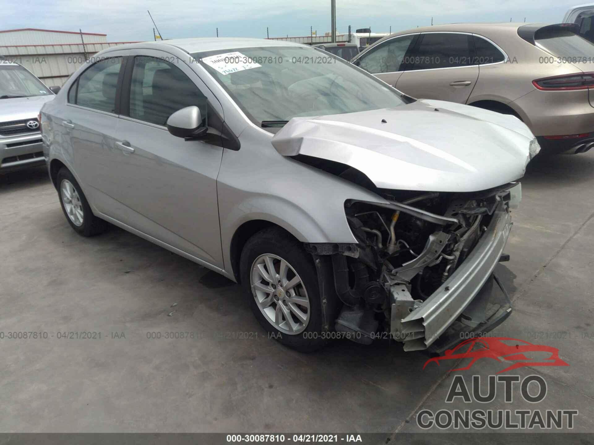CHEVROLET SONIC 2018 - 1G1JD5SH1J4103746