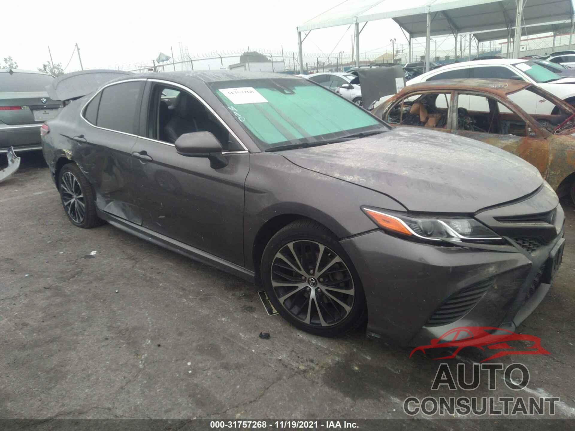 TOYOTA CAMRY 2018 - 4T1B11HK0JU656903