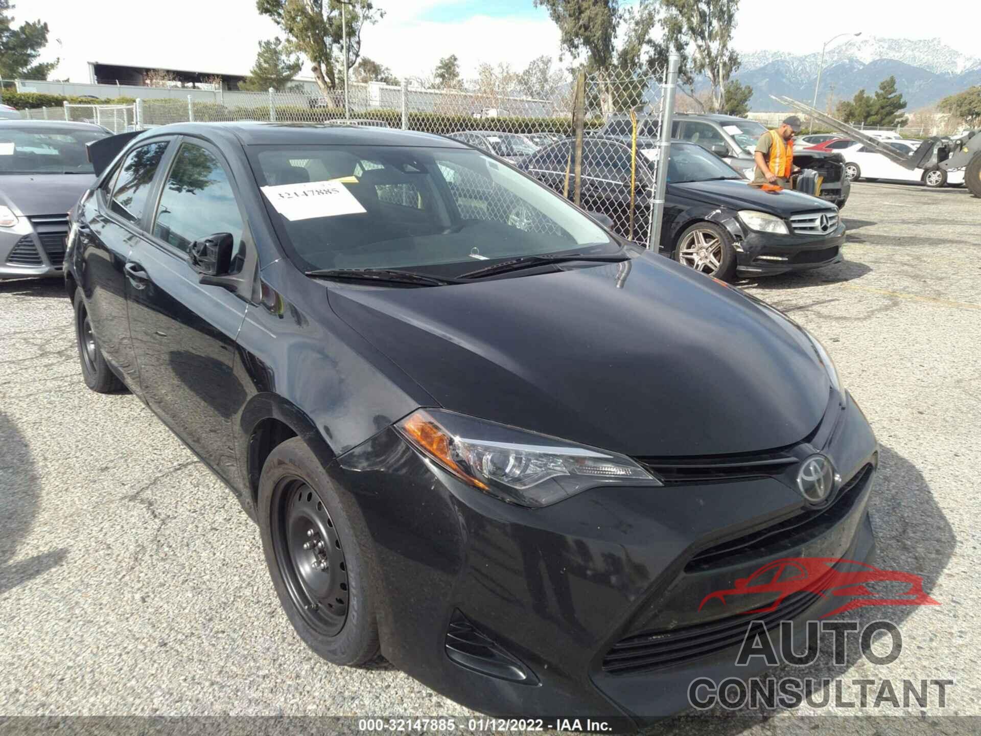 TOYOTA COROLLA 2018 - 5YFBURHE4JP837665