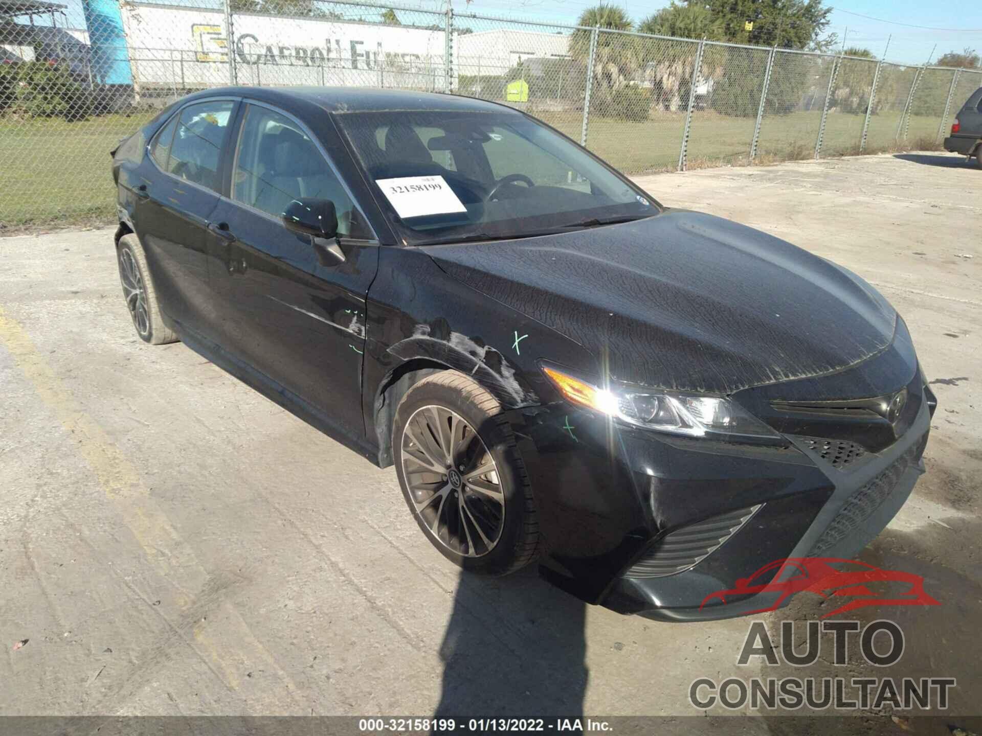 TOYOTA CAMRY 2018 - 4T1B11HK0JU133722