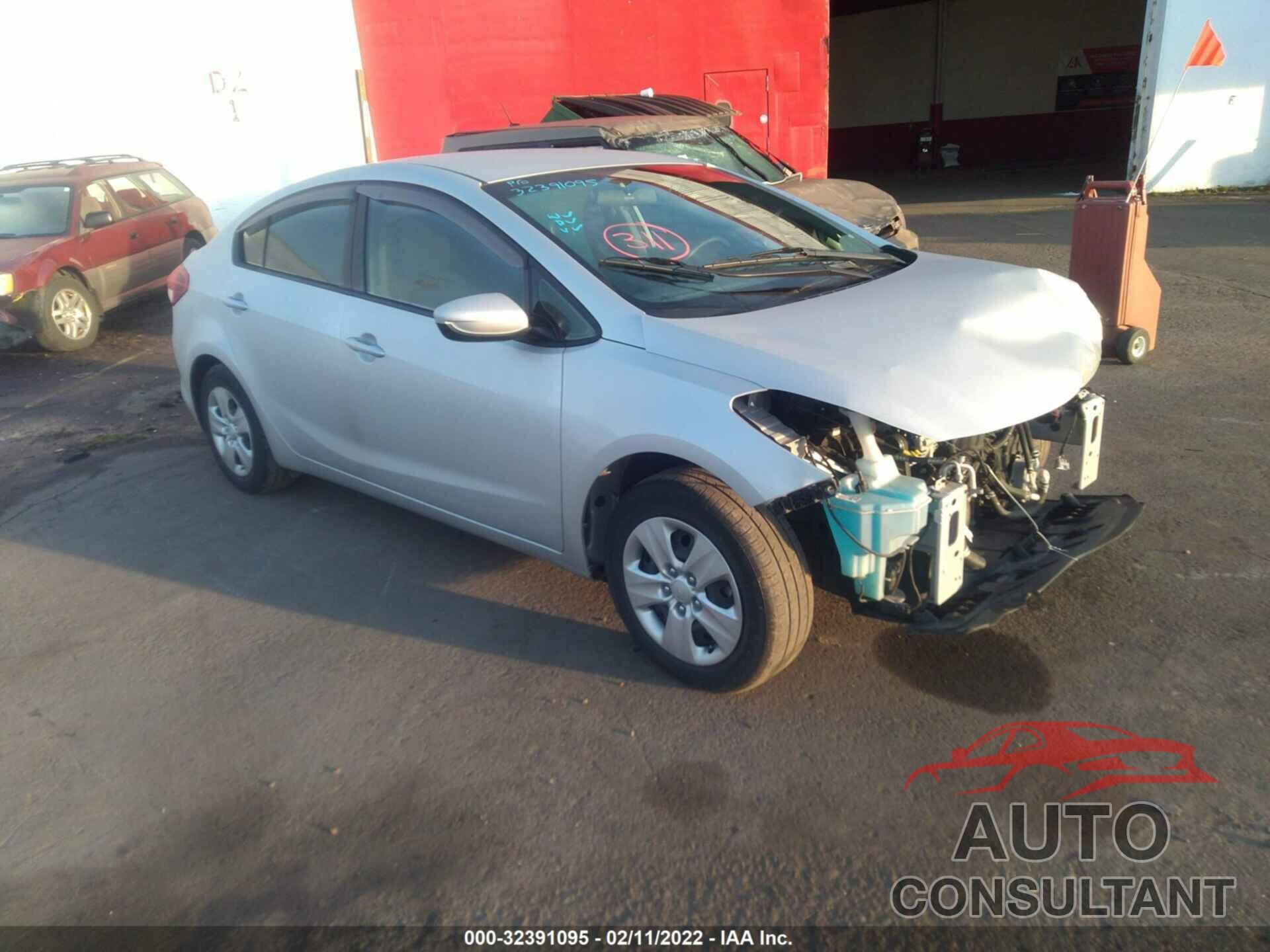 KIA FORTE 2018 - 3KPFK4A75JE246400