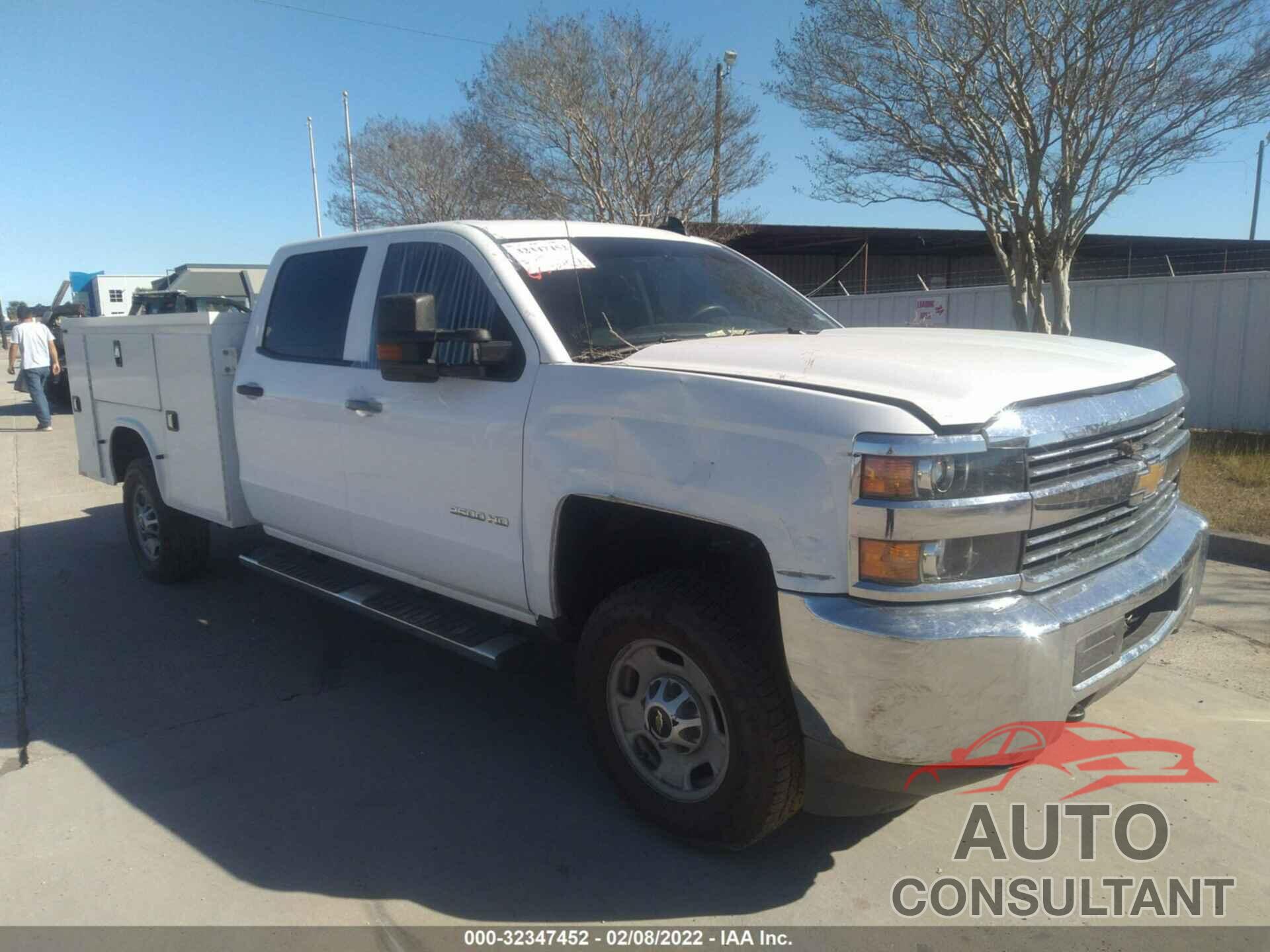 CHEVROLET SILVERADO 2500HD 2018 - 1GB1KUEG3JF145242