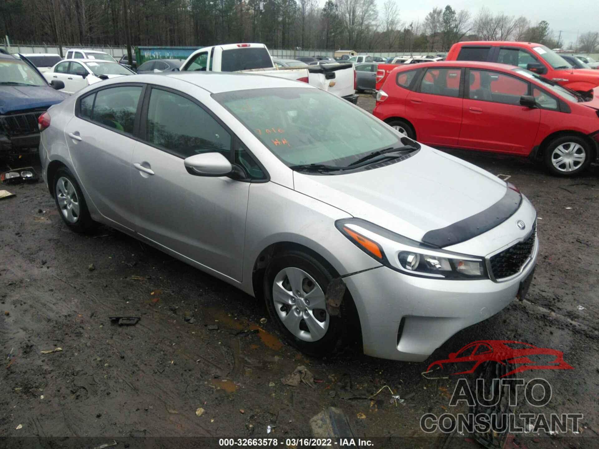 KIA FORTE 2018 - 3KPFL4A76JE256057