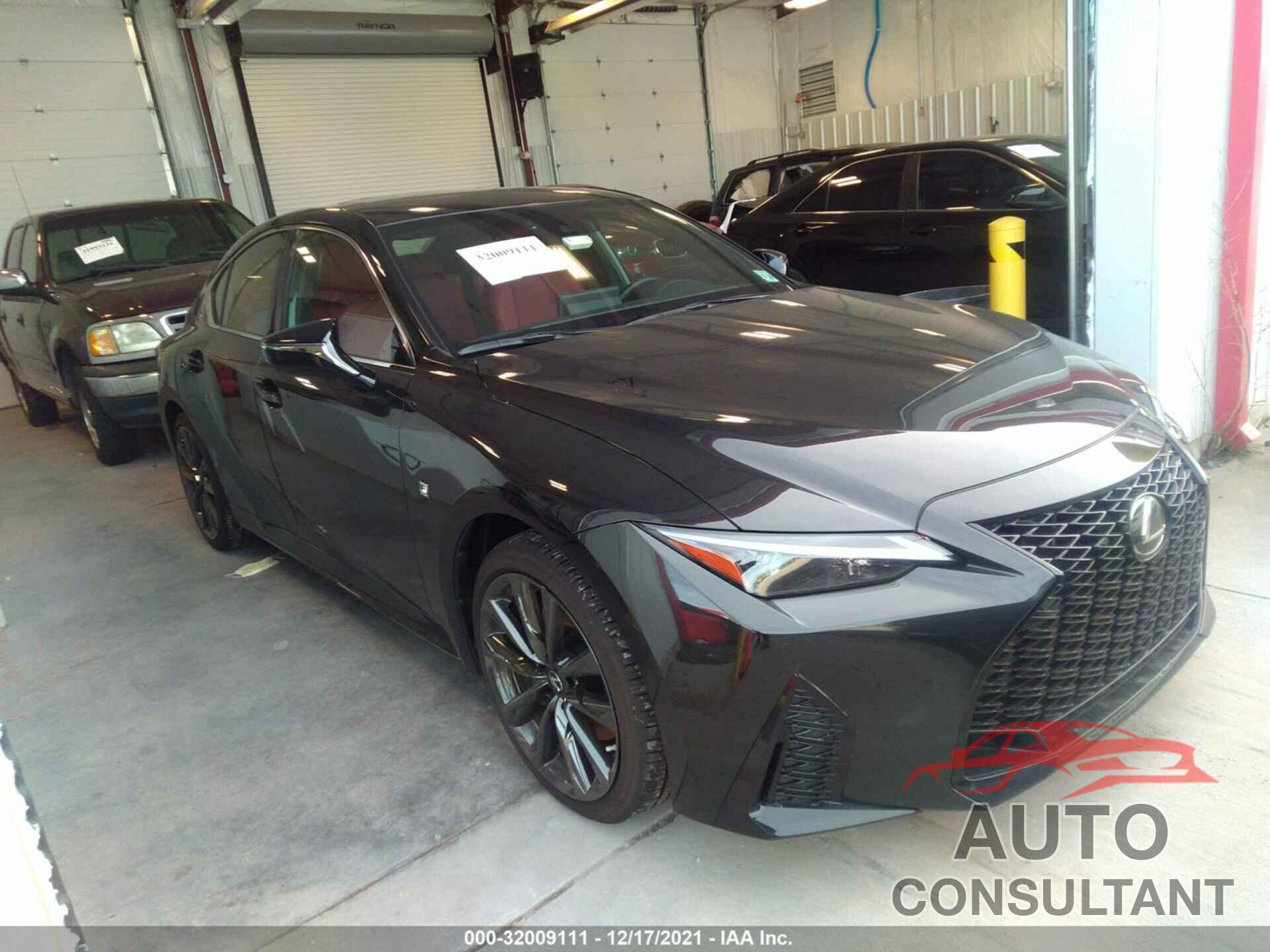 LEXUS IS 2021 - JTHGZ1E20M5021118