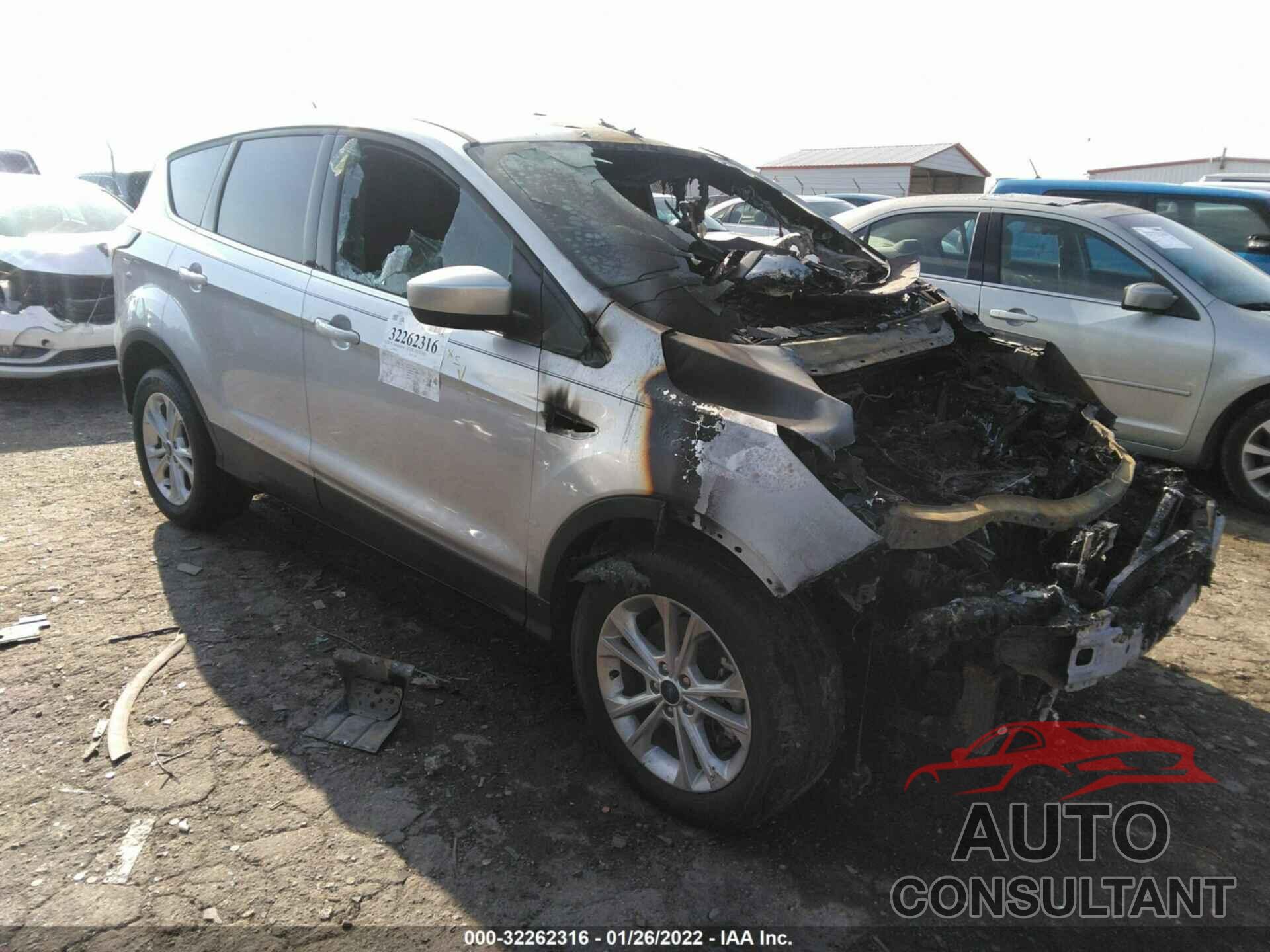 FORD ESCAPE 2017 - 1FMCU9GD0HUA18657