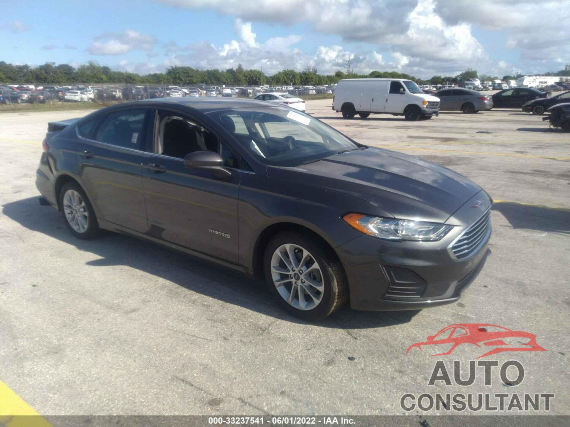 FORD FUSION HYBRID 2019 - 3FA6P0LU2KR102266