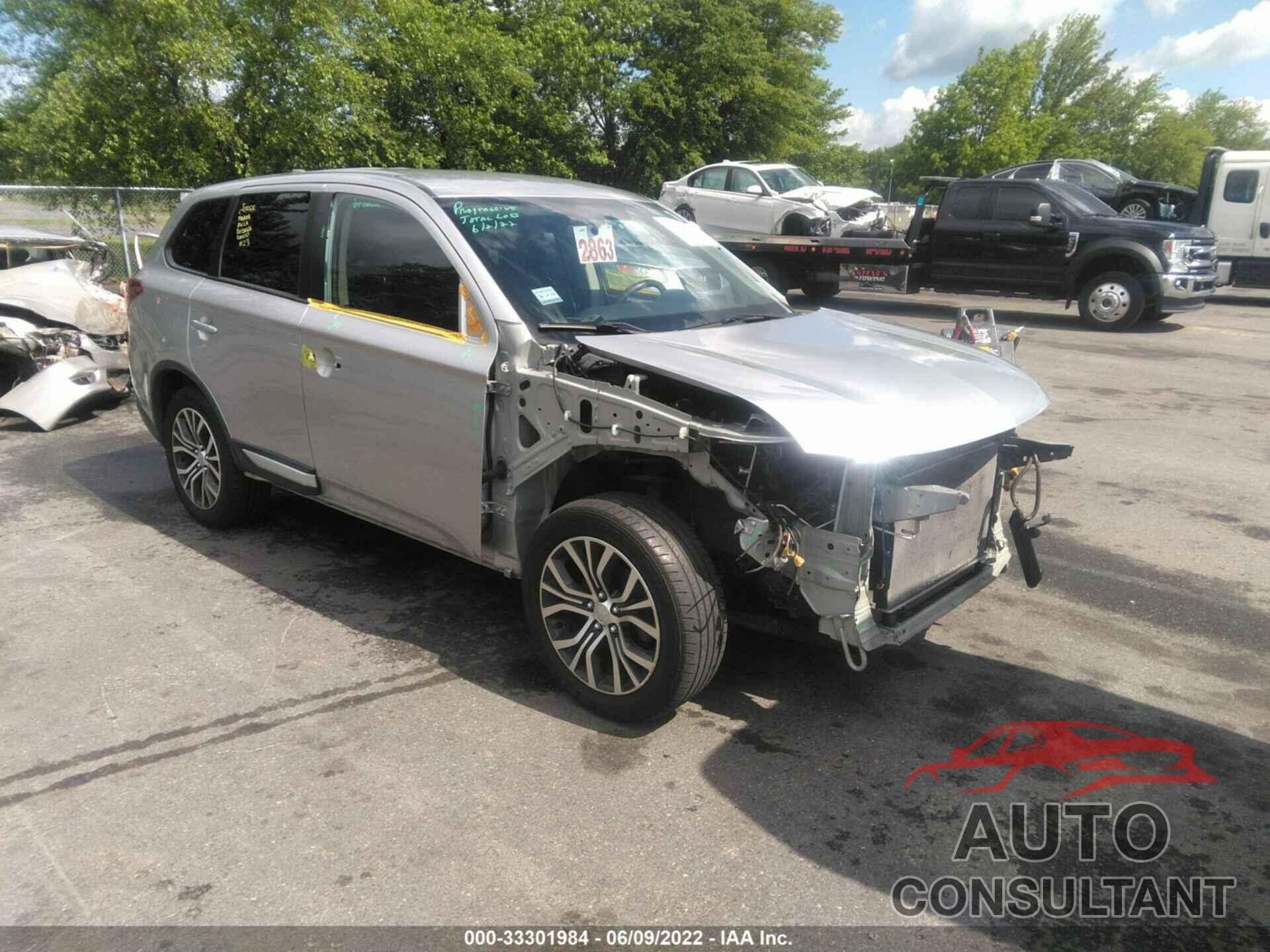 MITSUBISHI OUTLANDER 2018 - JA4AZ3A39JZ061990