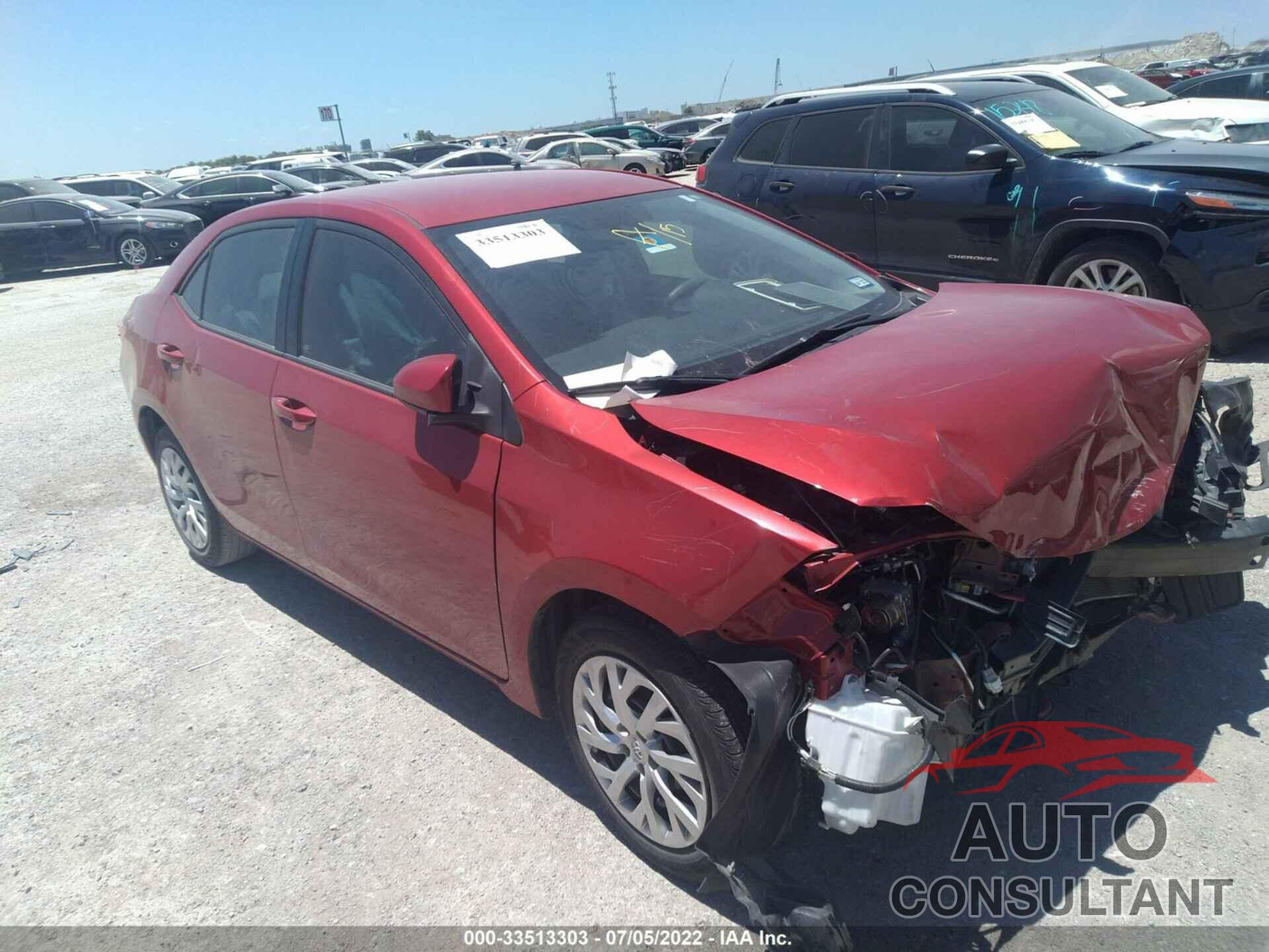 TOYOTA COROLLA 2018 - 5YFBURHE2JP748015