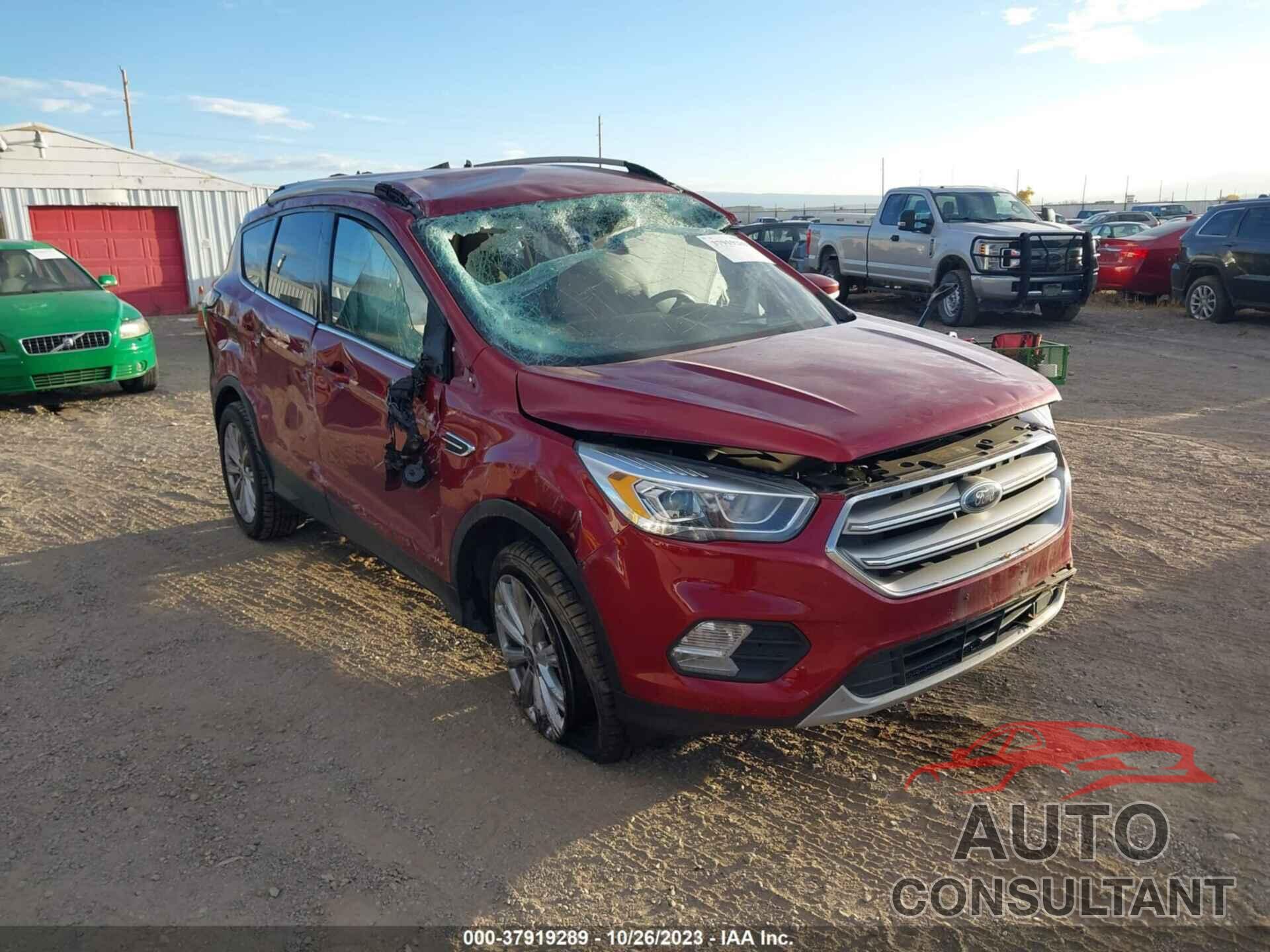 FORD ESCAPE 2017 - 1FMCU9J92HUD41340