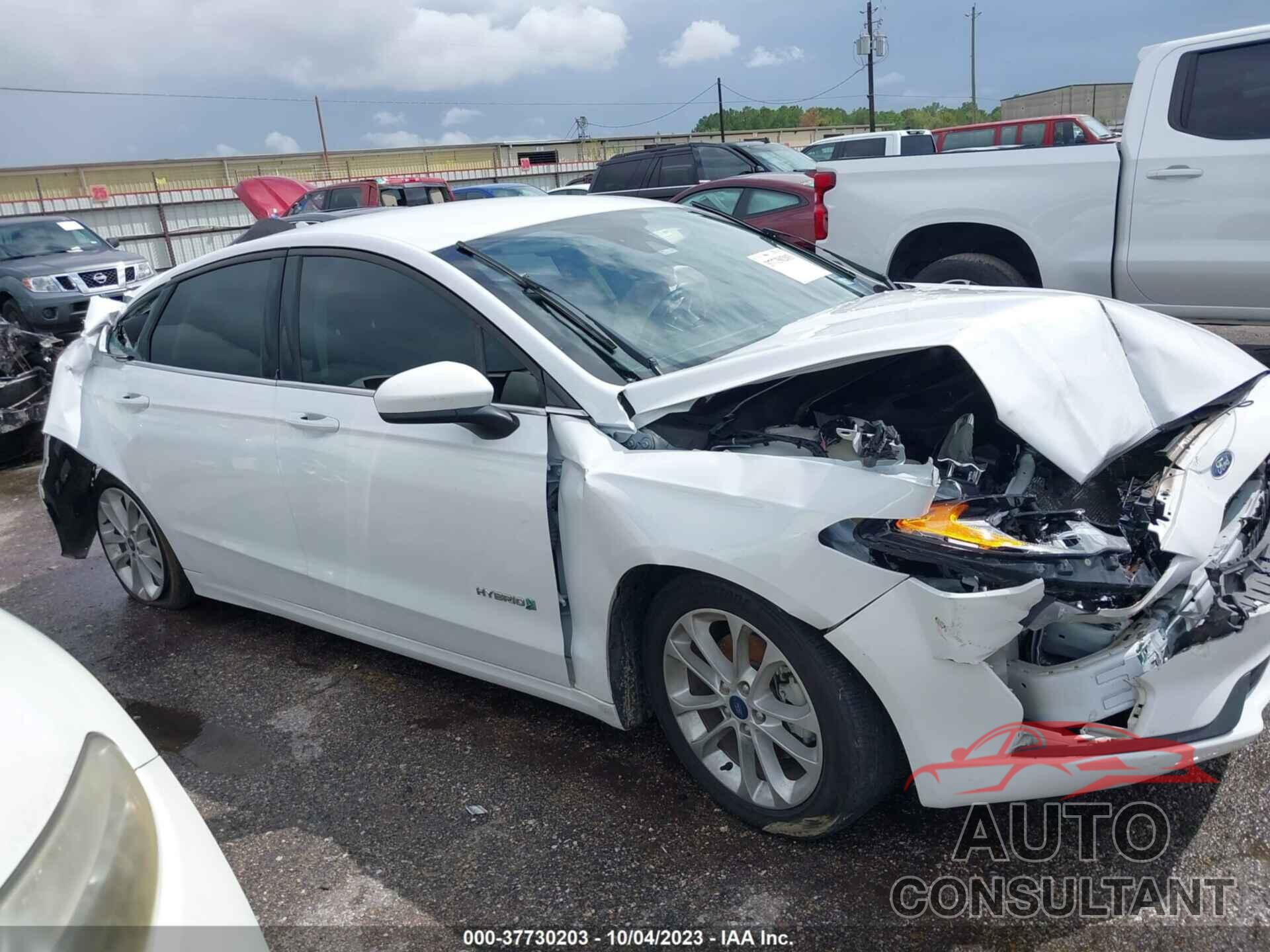 FORD FUSION HYBRID 2019 - 3FA6P0LU9KR185422