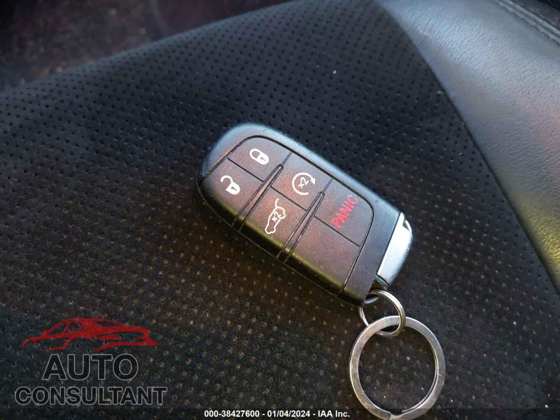 DODGE DURANGO 2018 - 1C4RDJDG2JC266287