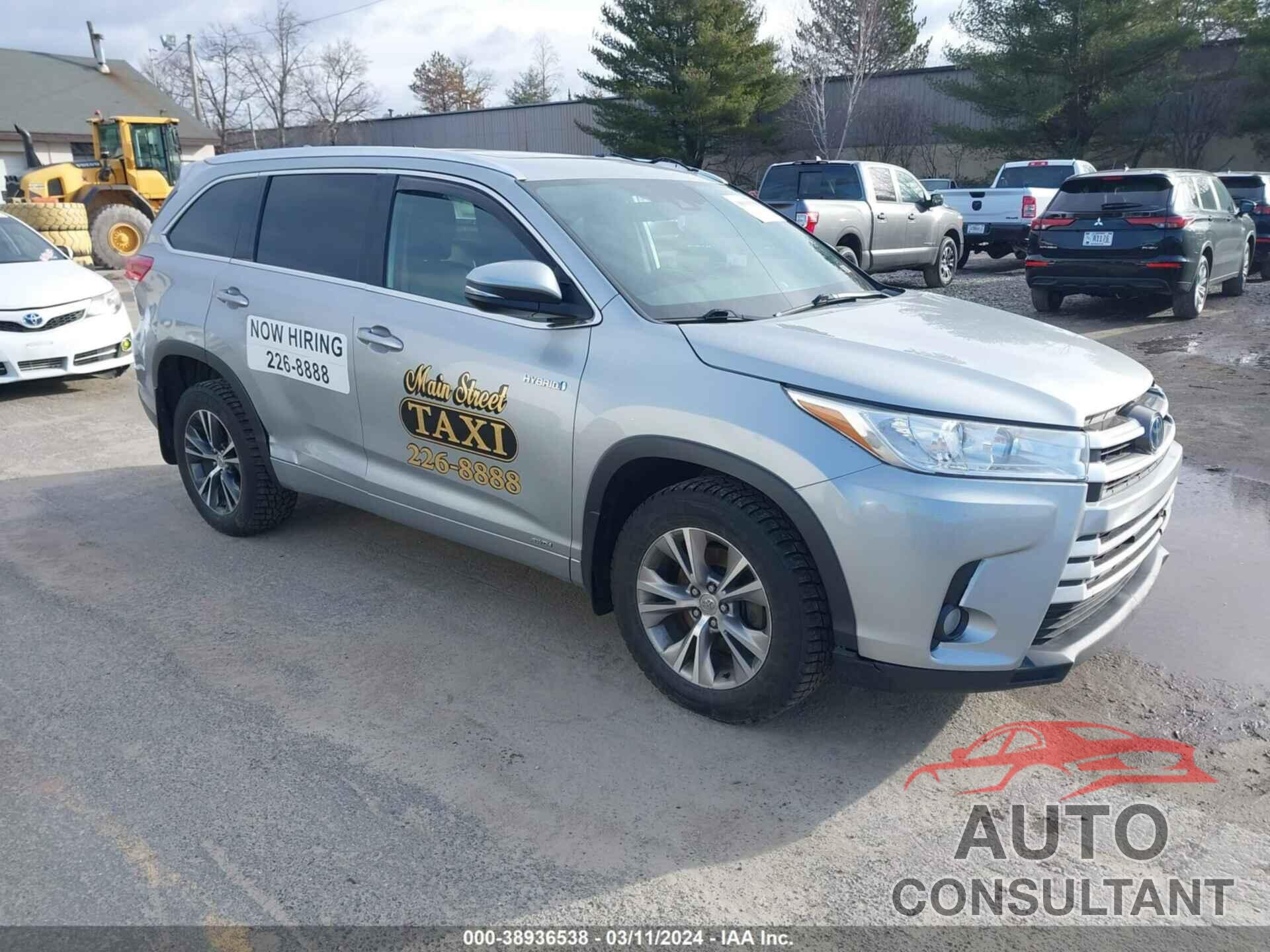 TOYOTA HIGHLANDER HYBRID 2018 - 5TDJGRFH8JS044361