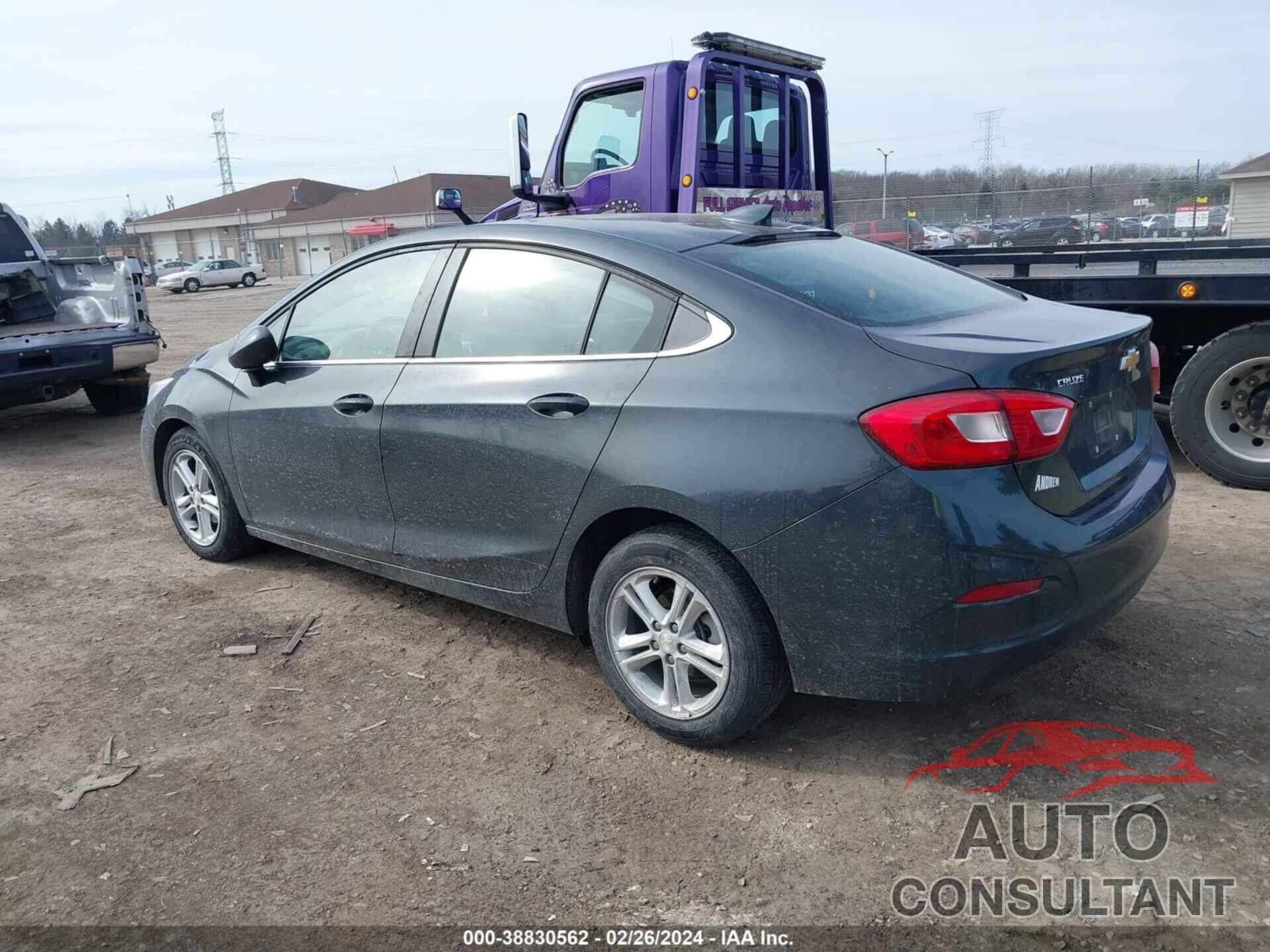 CHEVROLET CRUZE 2018 - 1G1BE5SM7J7195720