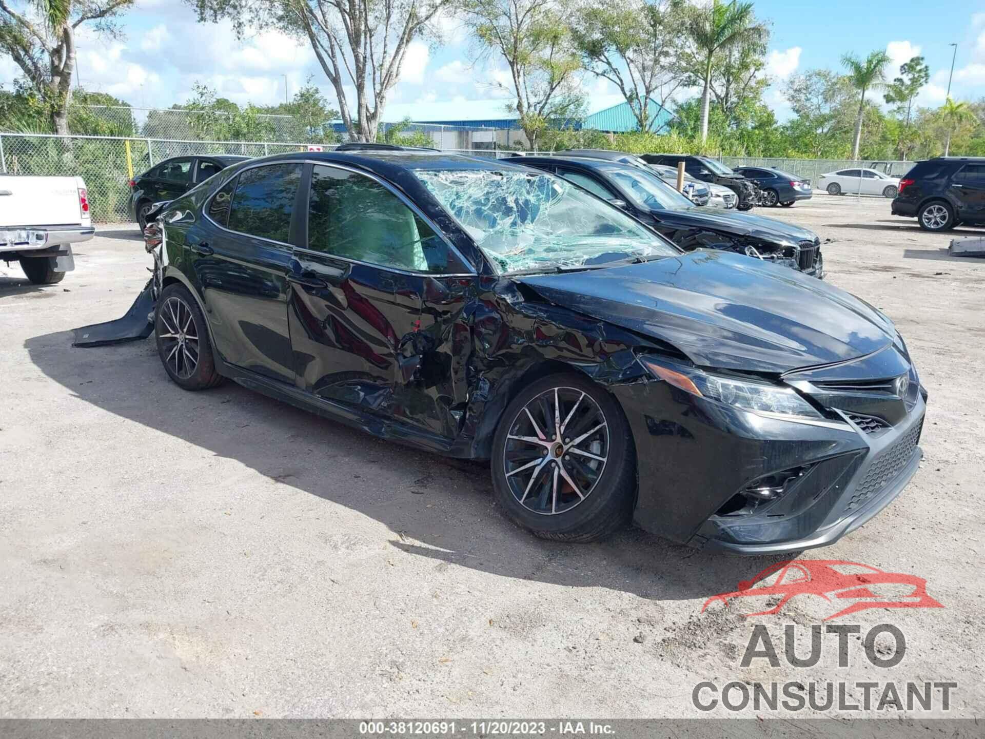 TOYOTA CAMRY 2021 - 4T1G11AK0MU529637