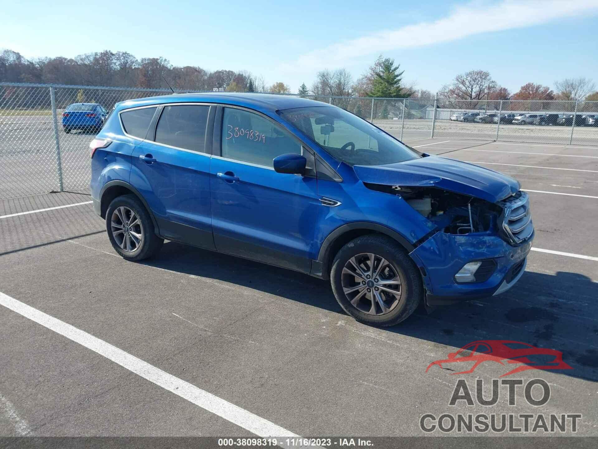 FORD ESCAPE 2017 - 1FMCU9G9XHUC03195