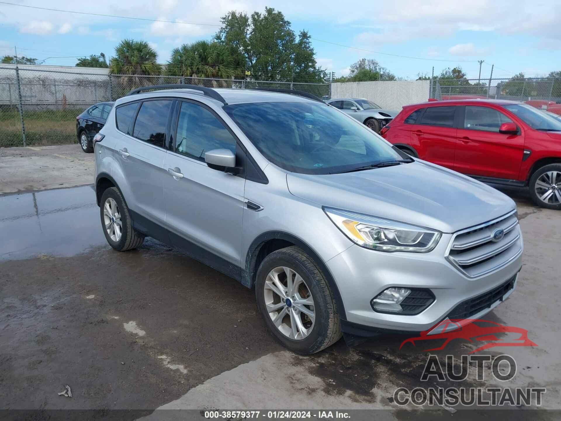 FORD ESCAPE 2018 - 1FMCU0HD7JUD56945