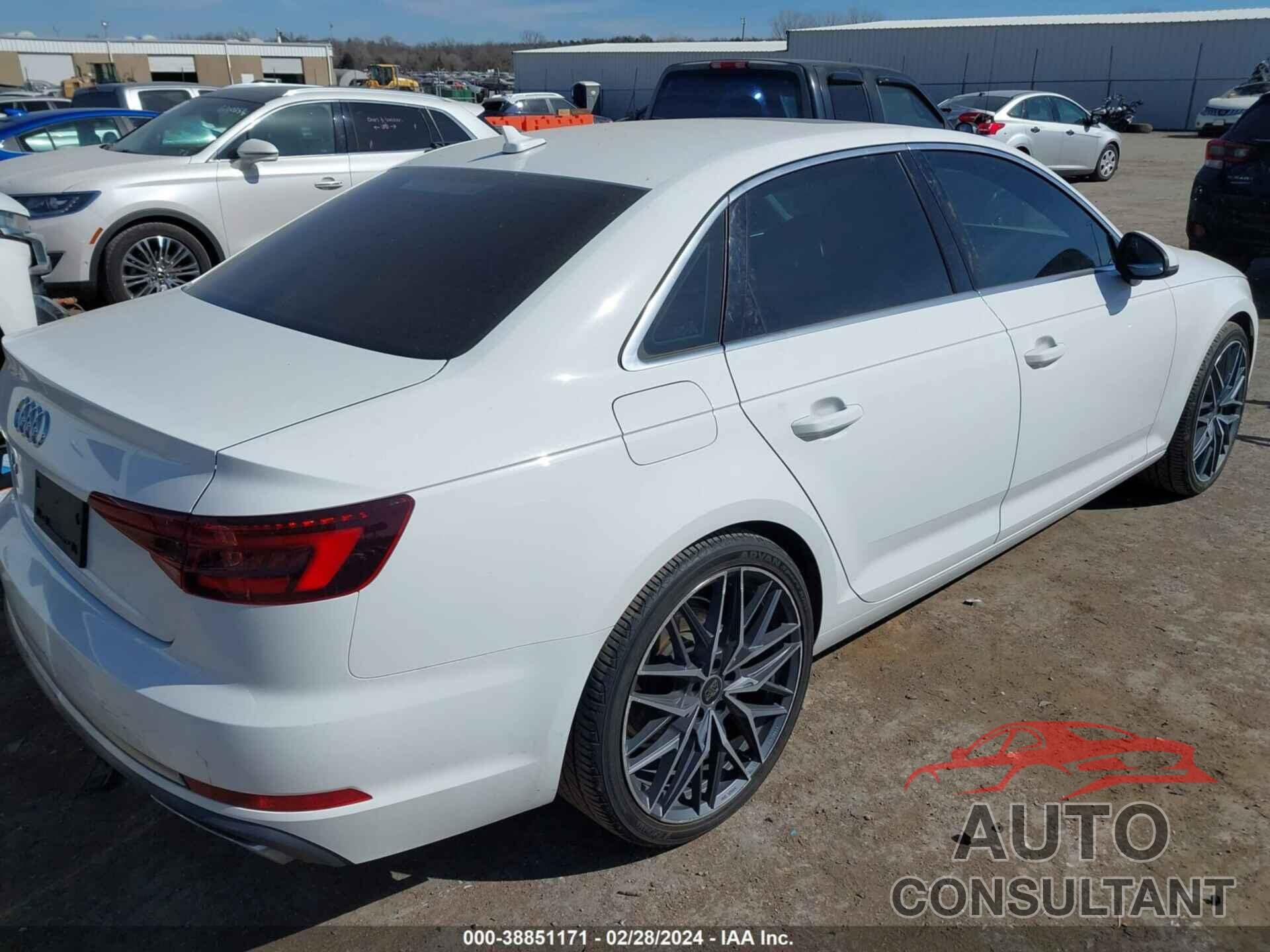 AUDI A4 2019 - WAUGMAF45KN004096