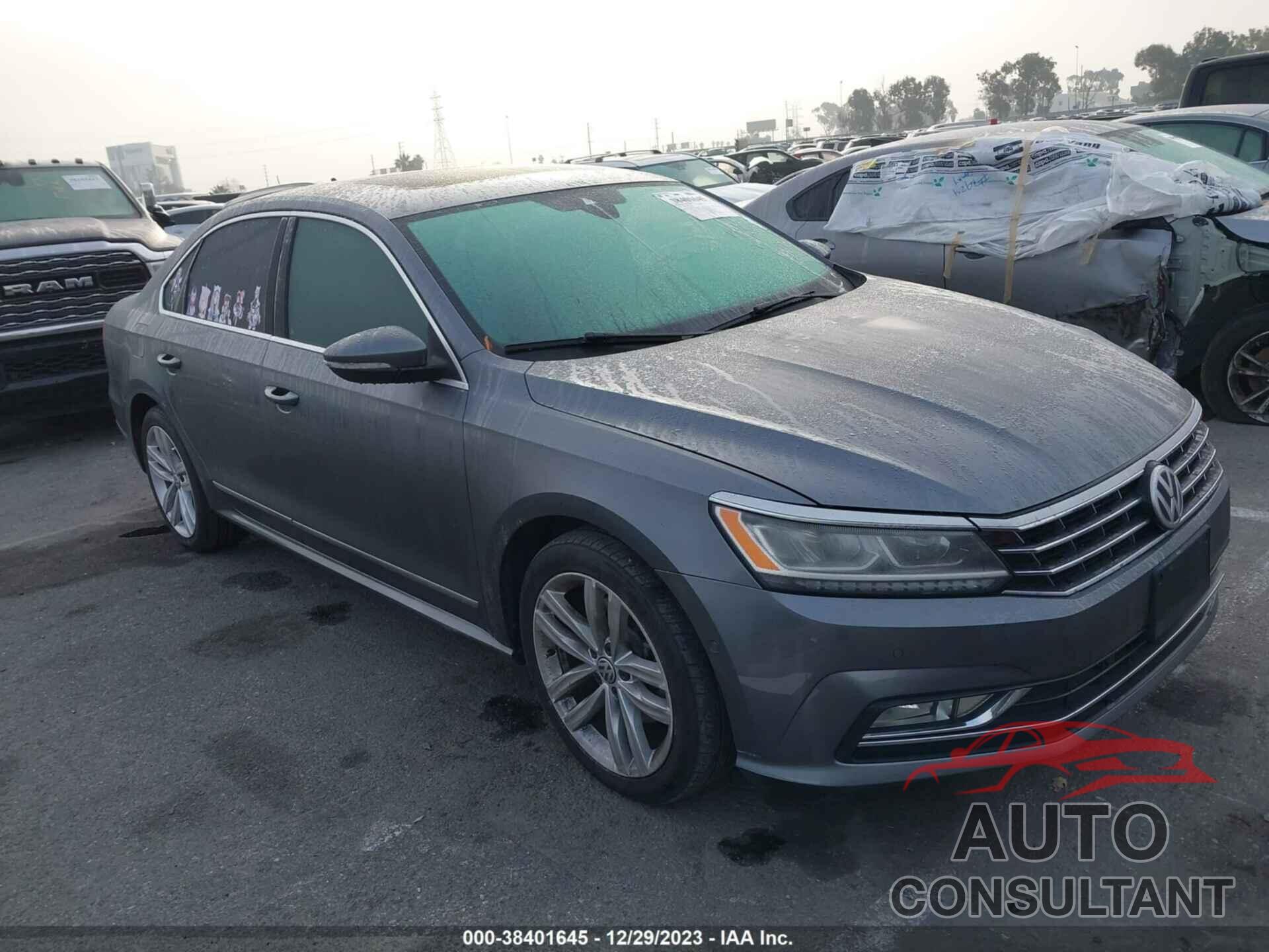 VOLKSWAGEN PASSAT 2018 - 1VWCA7A34JC003668