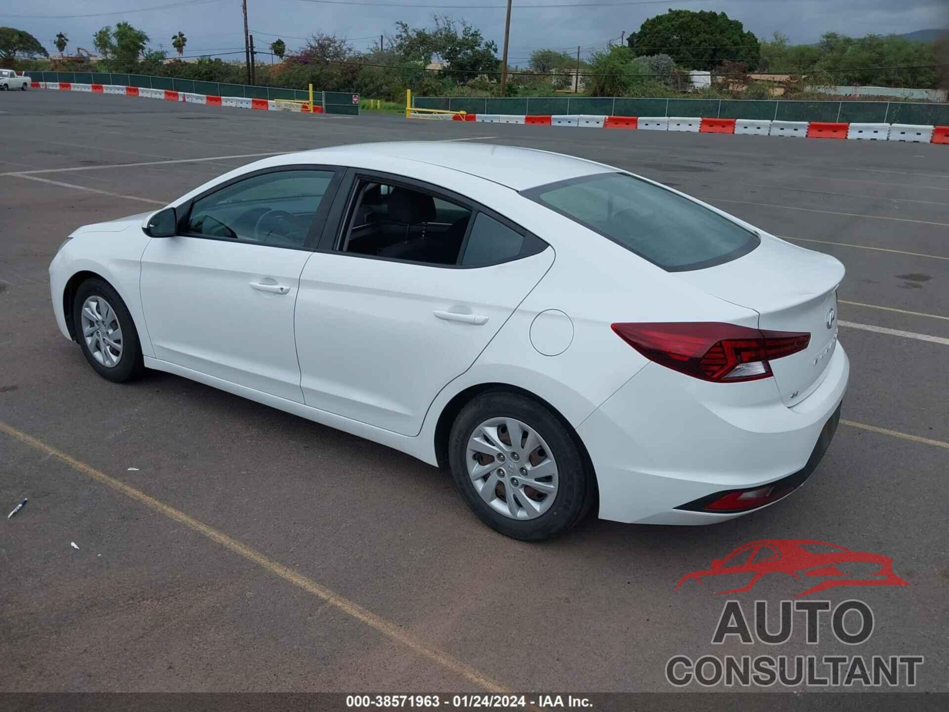 HYUNDAI ELANTRA 2019 - 5NPD74LF5KH484189