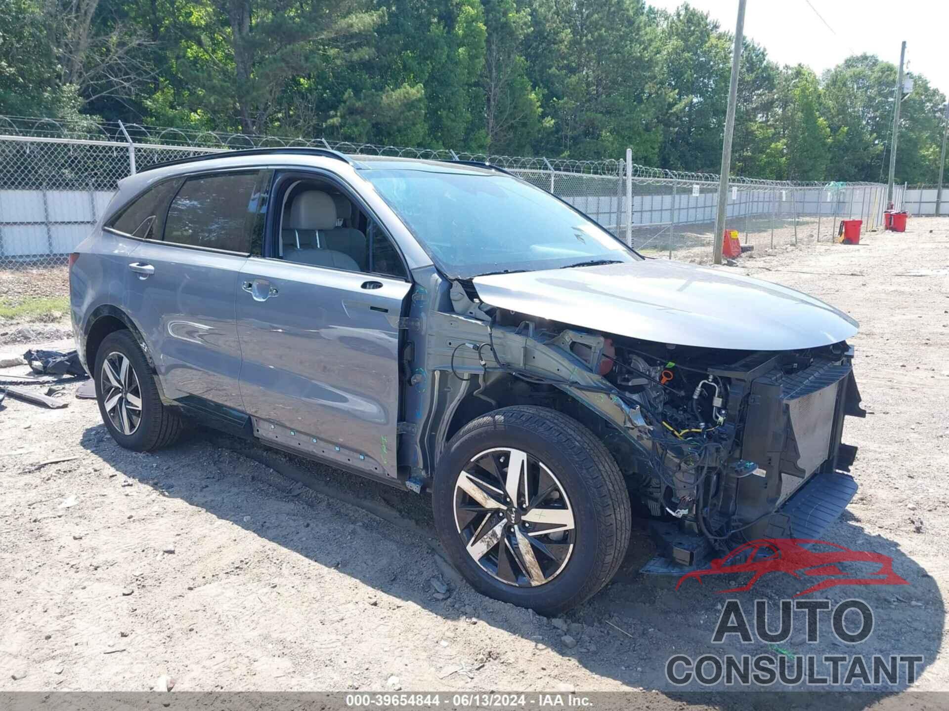 KIA SORENTO 2023 - 5XYRL4LC8PG216663