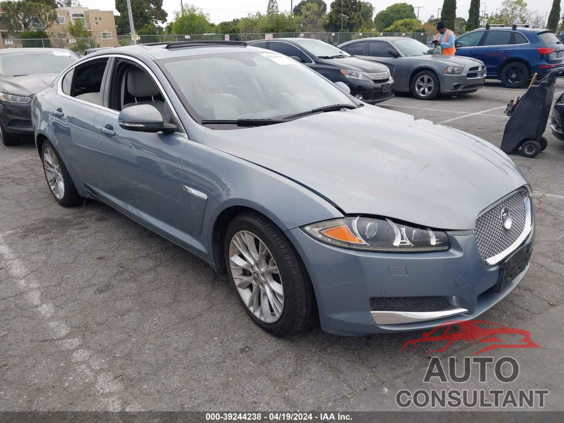 JAGUAR XF 2013 - SAJWA0E75D8S83520