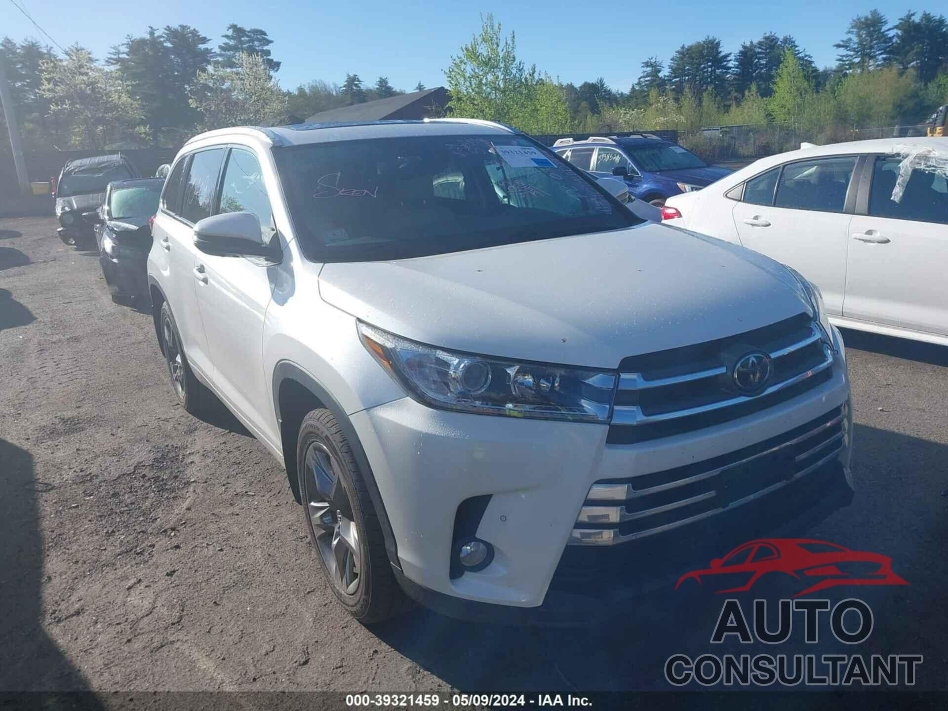 TOYOTA HIGHLANDER 2018 - 5TDDZRFH0JS855482