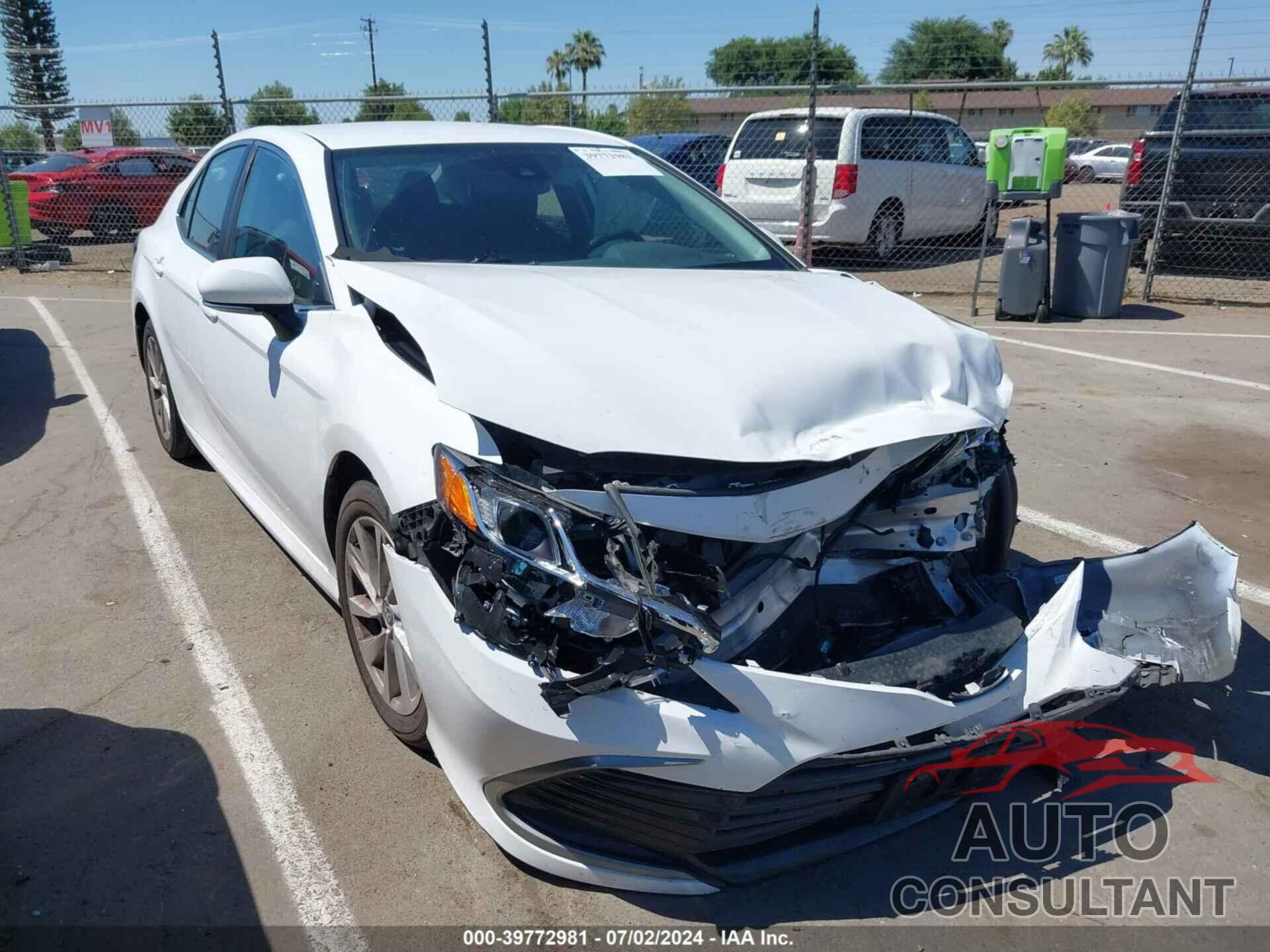 TOYOTA CAMRY 2022 - 4T1R11AK3NU688887