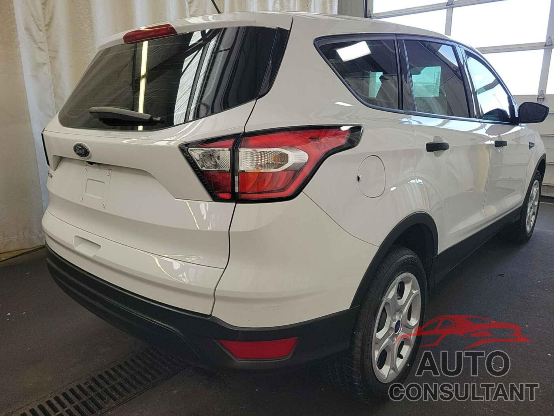 FORD ESCAPE 2018 - 1FMCU0F71JUC60886