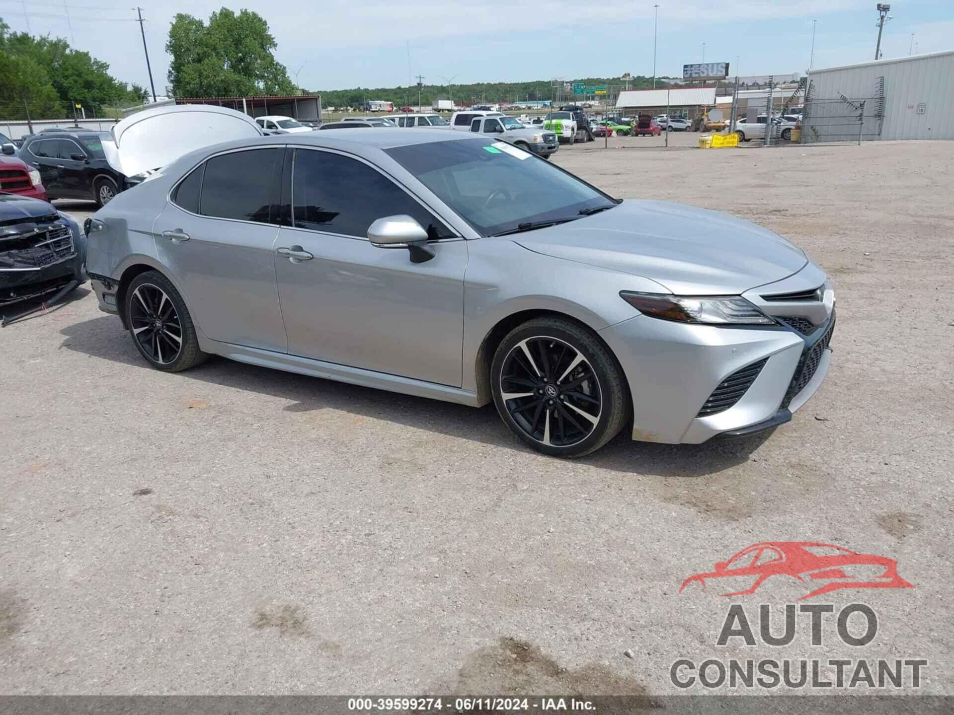 TOYOTA CAMRY 2018 - 4T1B61HK4JU509842