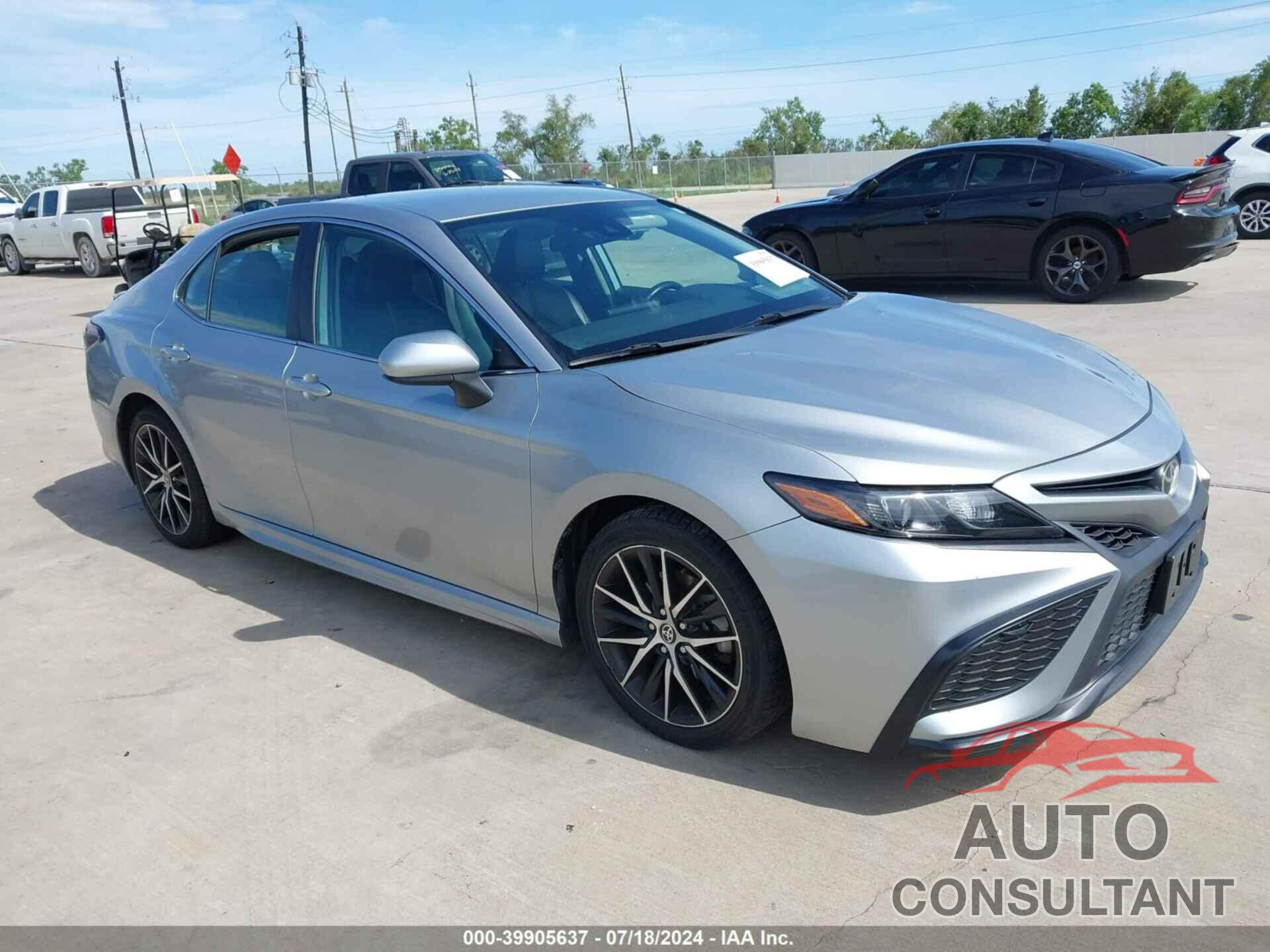 TOYOTA CAMRY 2021 - 4T1G11AK1MU480674