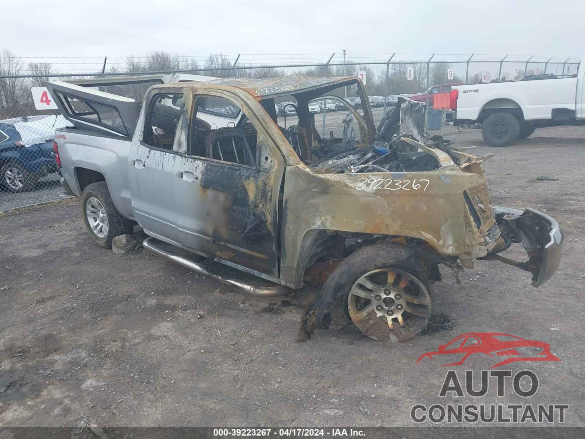 CHEVROLET SILVERADO 1500 2018 - 1GCVKREC1JZ316415