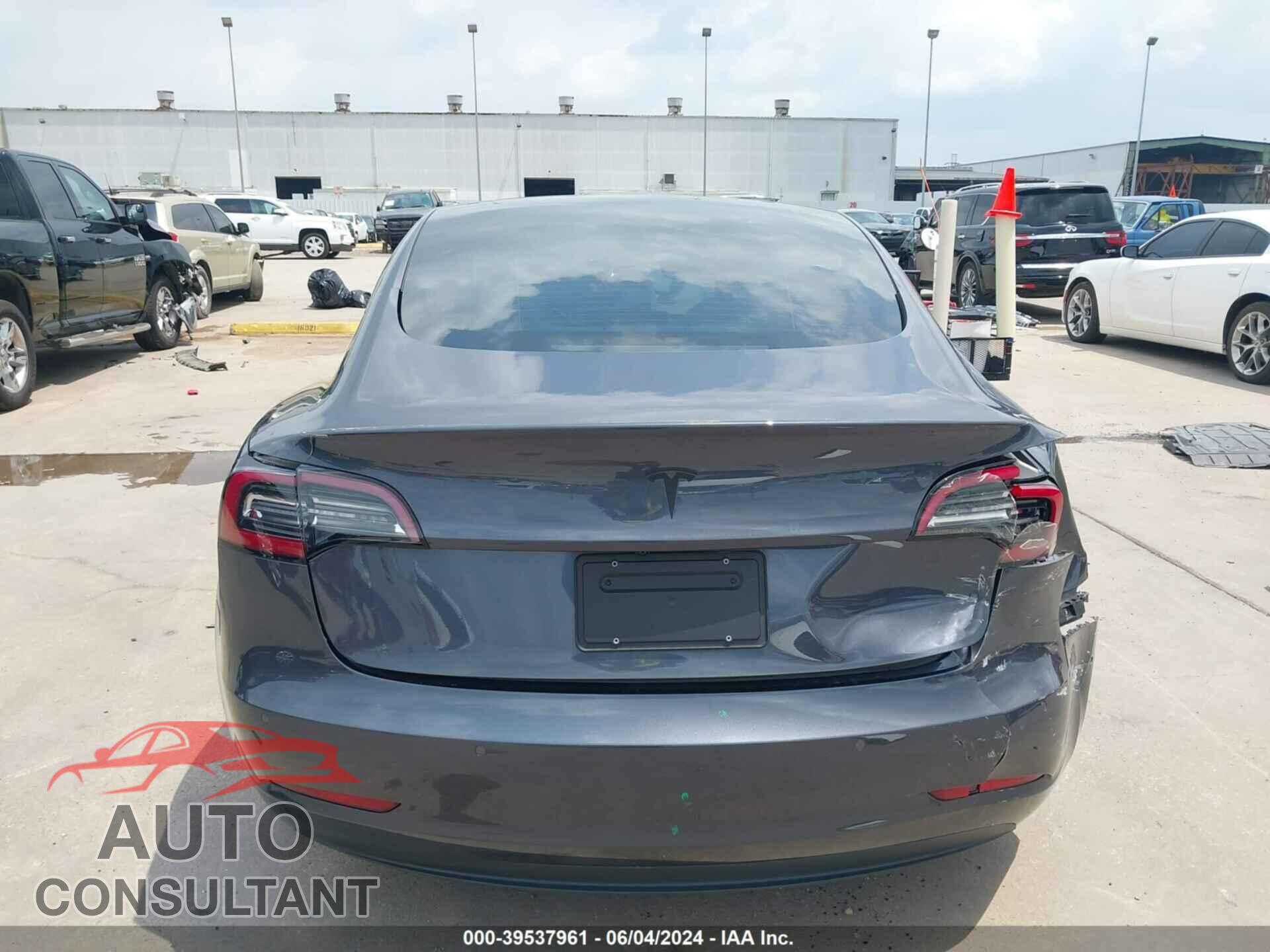 TESLA MODEL 3 2018 - 5YJ3E1EA4JF034113