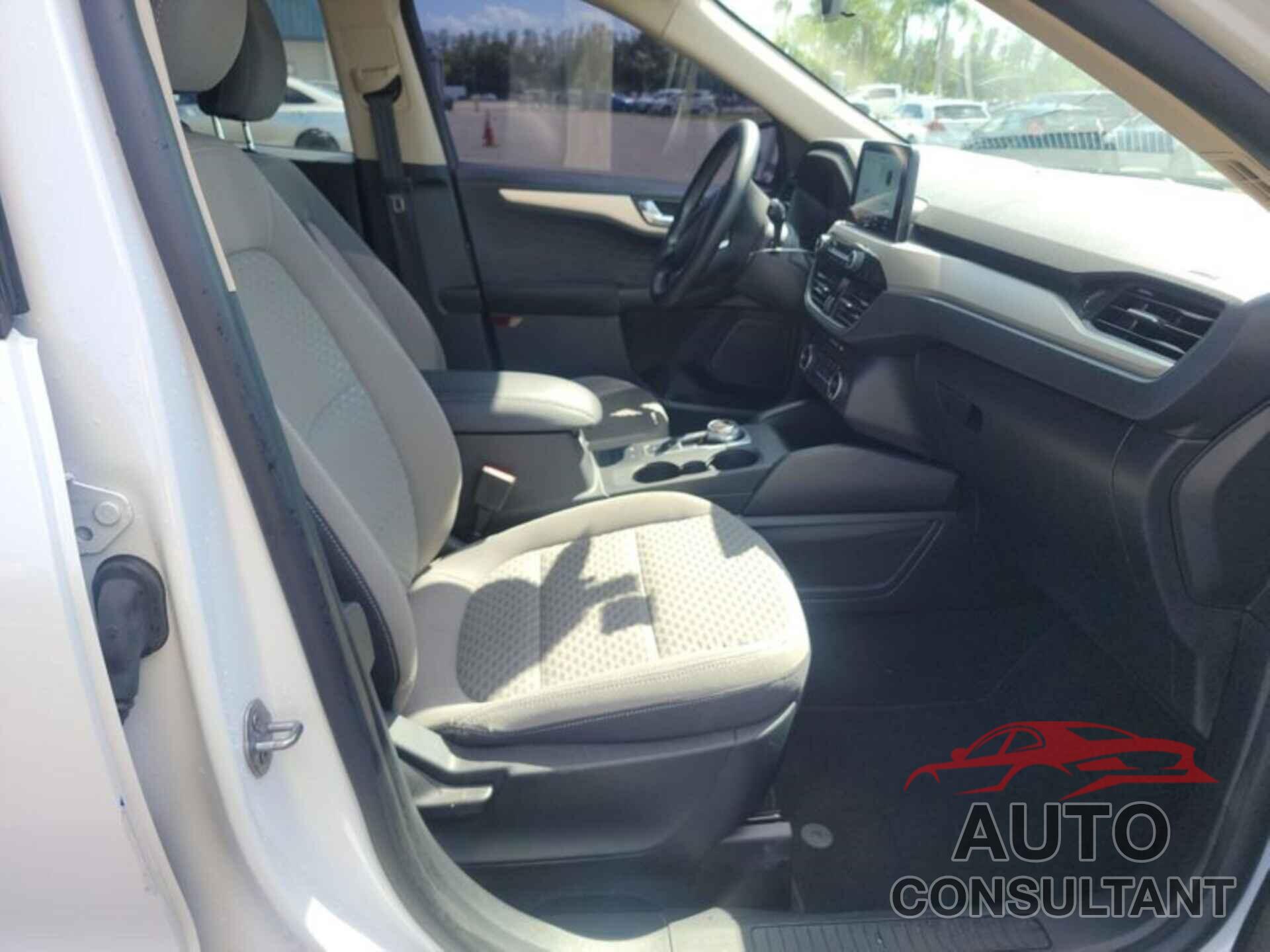 FORD ESCAPE 2020 - 1FMCU0G65LUB49671