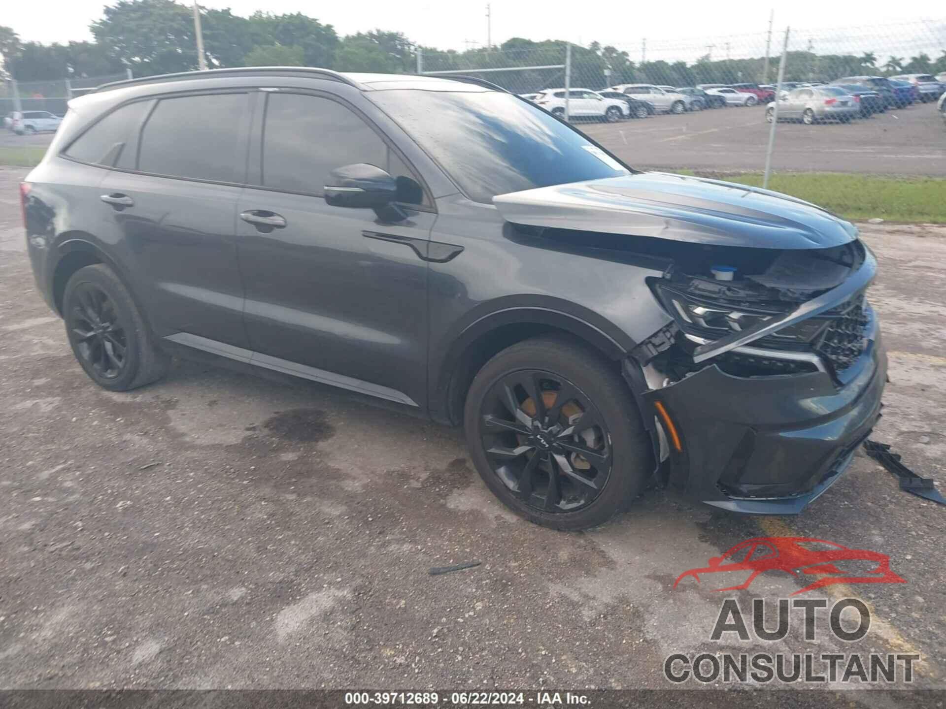 KIA SORENTO 2022 - 5XYRK4LF8NG099189