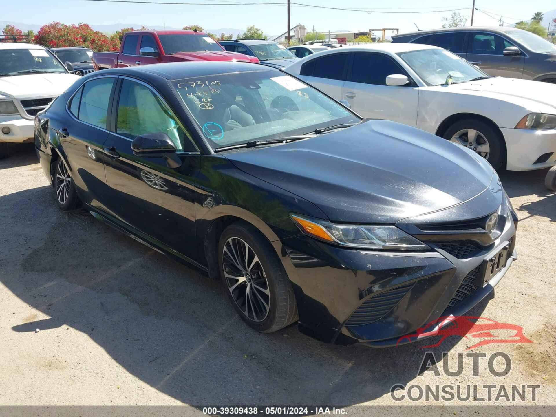 TOYOTA CAMRY 2018 - 4T1B11HK6JU004531