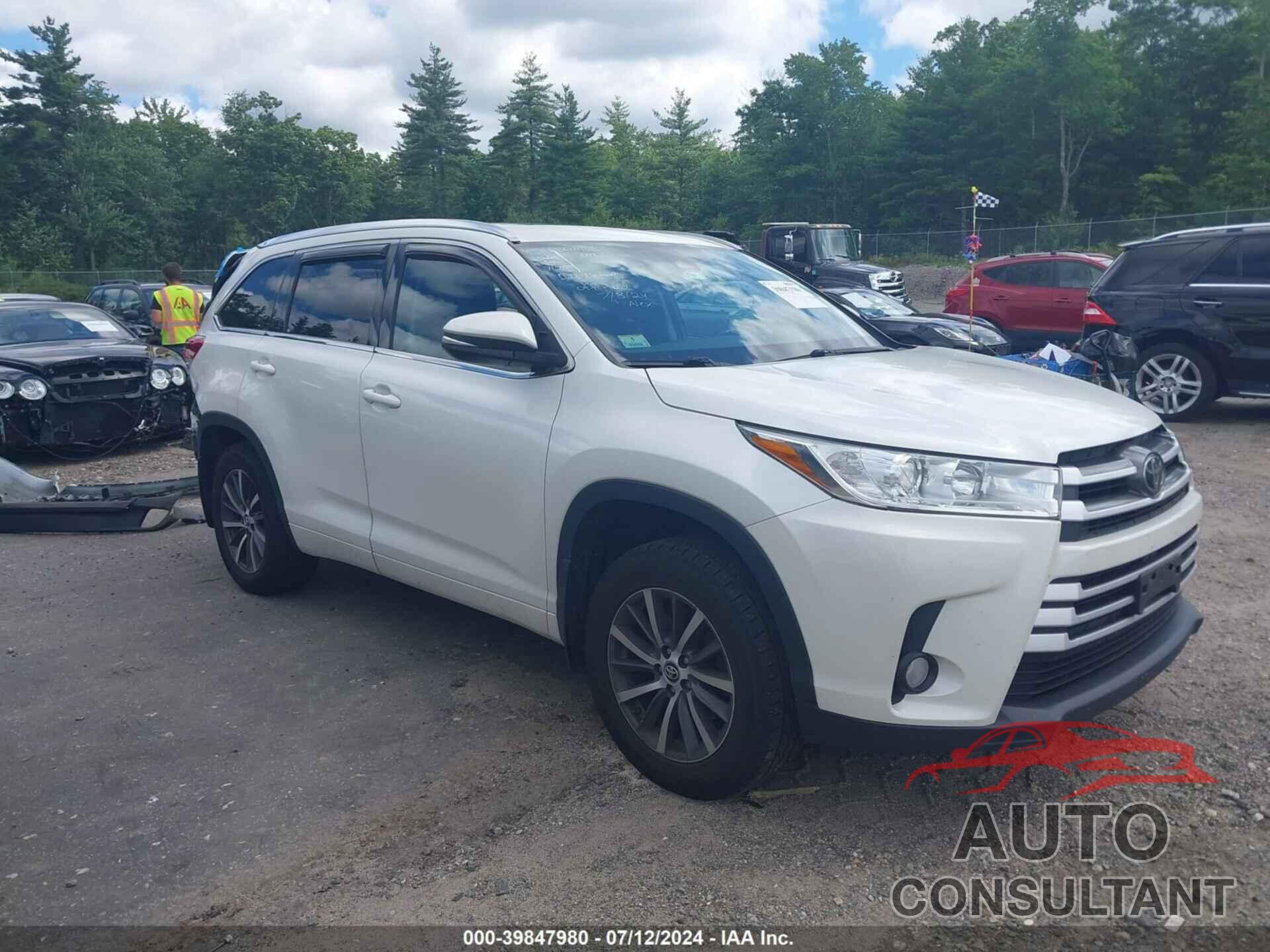 TOYOTA HIGHLANDER 2017 - 5TDJZRFH6HS456802