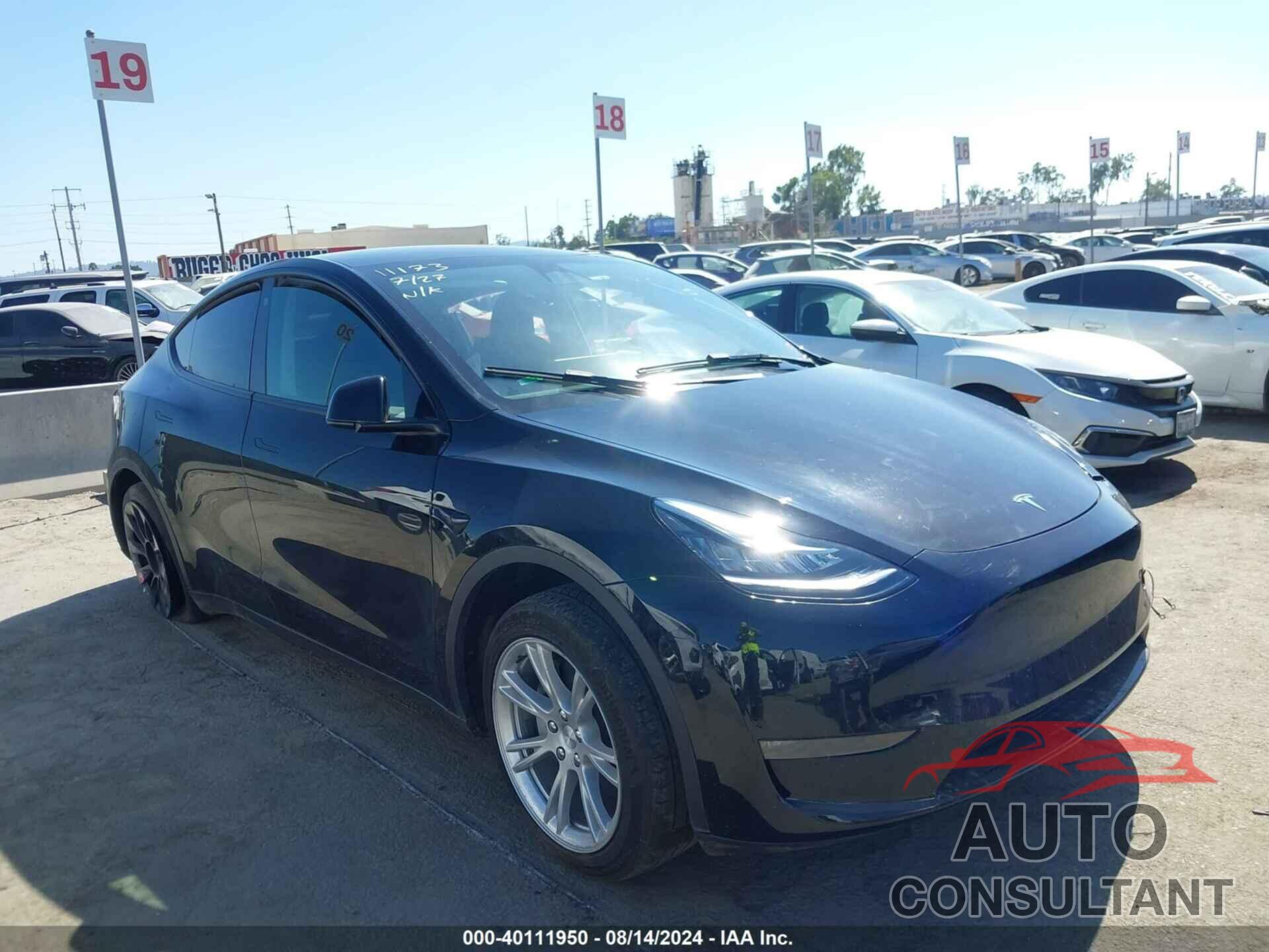 TESLA MODEL Y 2023 - 7SAYGDEEXPA034131