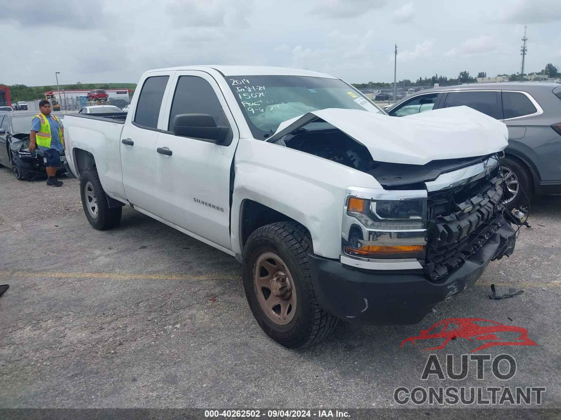 CHEVROLET SILVERADO 1500 LD 2019 - 2GCRCNEC6K1150765