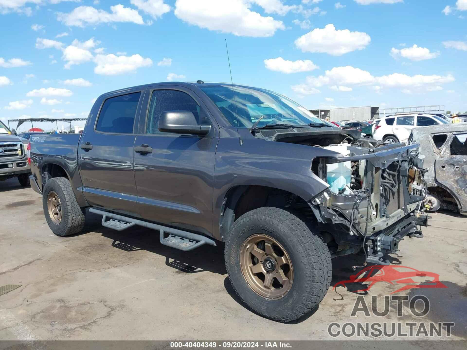 TOYOTA TUNDRA 2017 - 5TFDW5F12HX647354