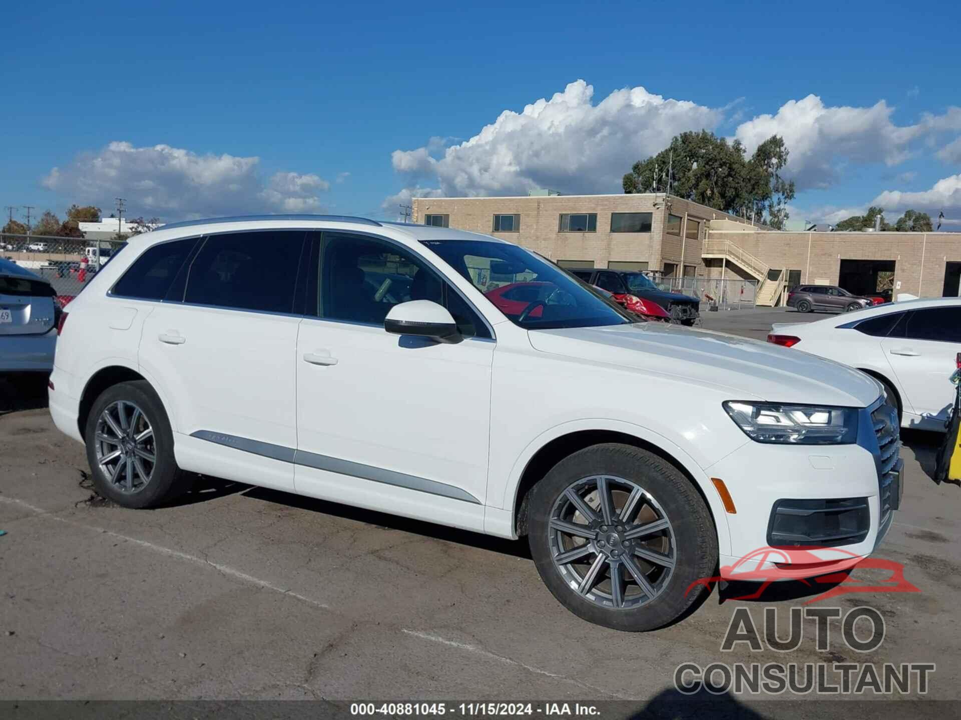 AUDI Q7 2019 - WA1LHAF72KD030056