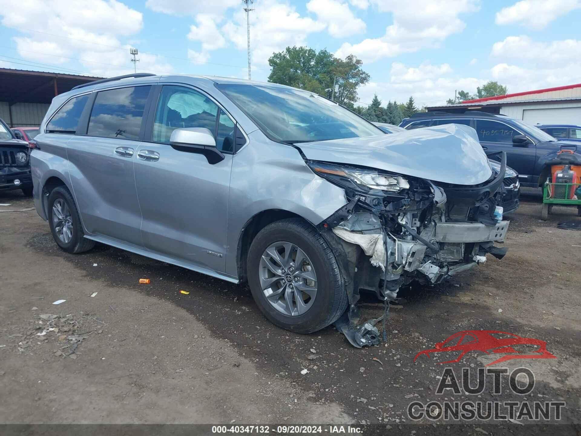 TOYOTA SIENNA 2021 - 5TDYRKEC3MS065211