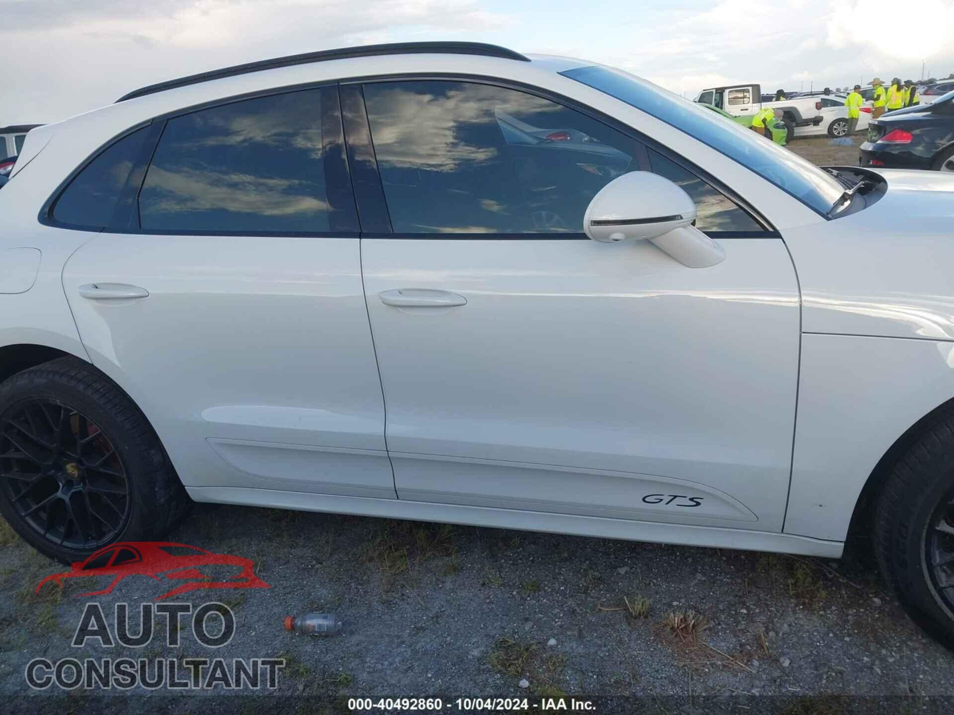 PORSCHE MACAN 2017 - WP1AG2A55HLB55965